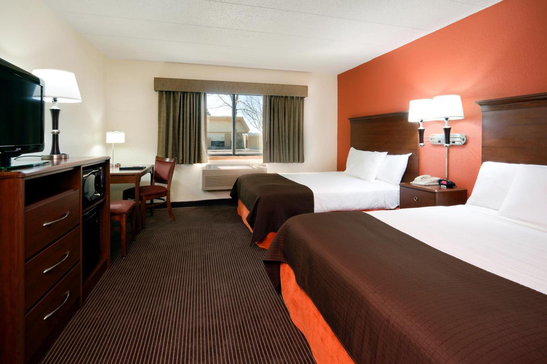 Comfort Inn & Suites New Lisbon photo 52