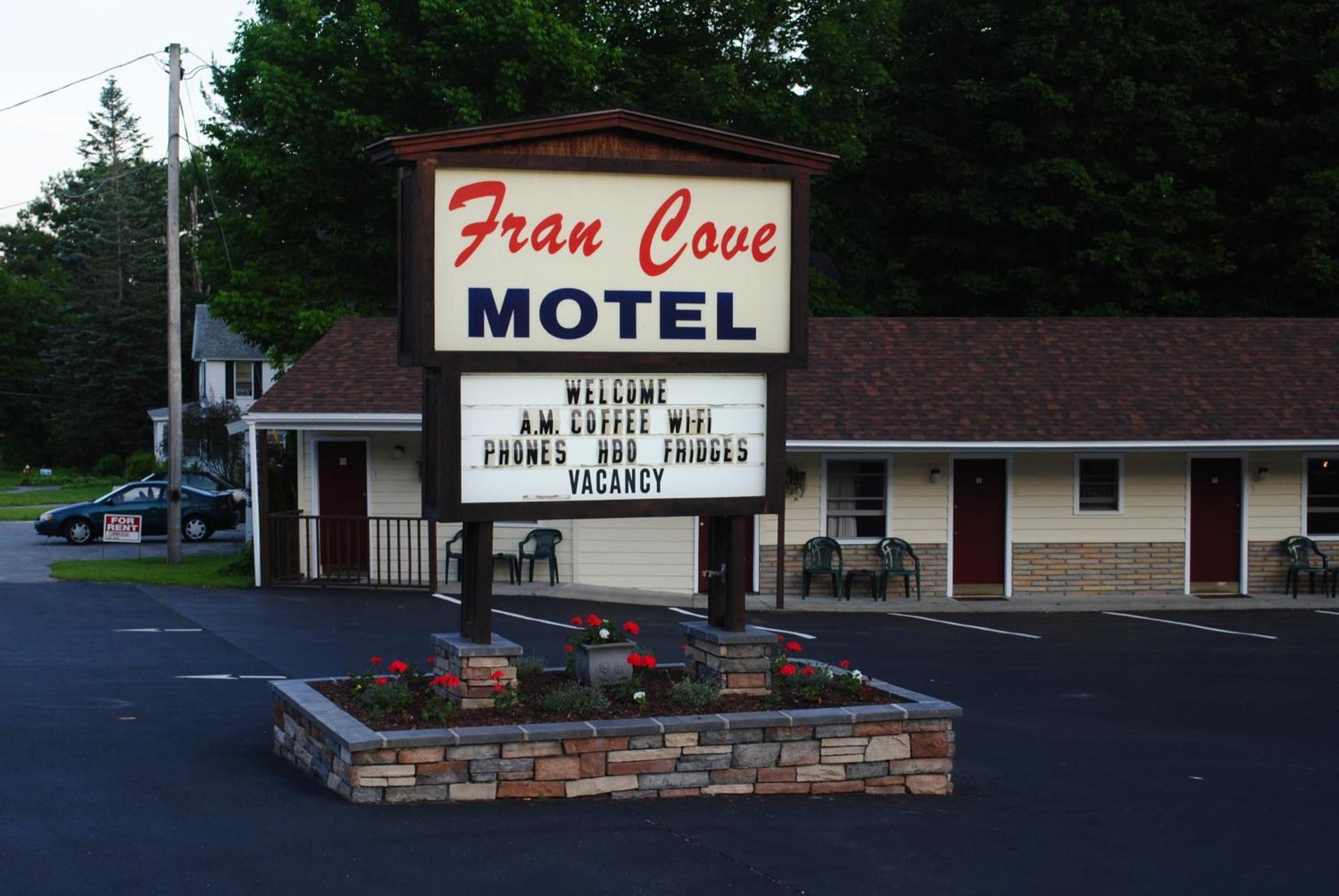 Fran Cove Motel photo 49