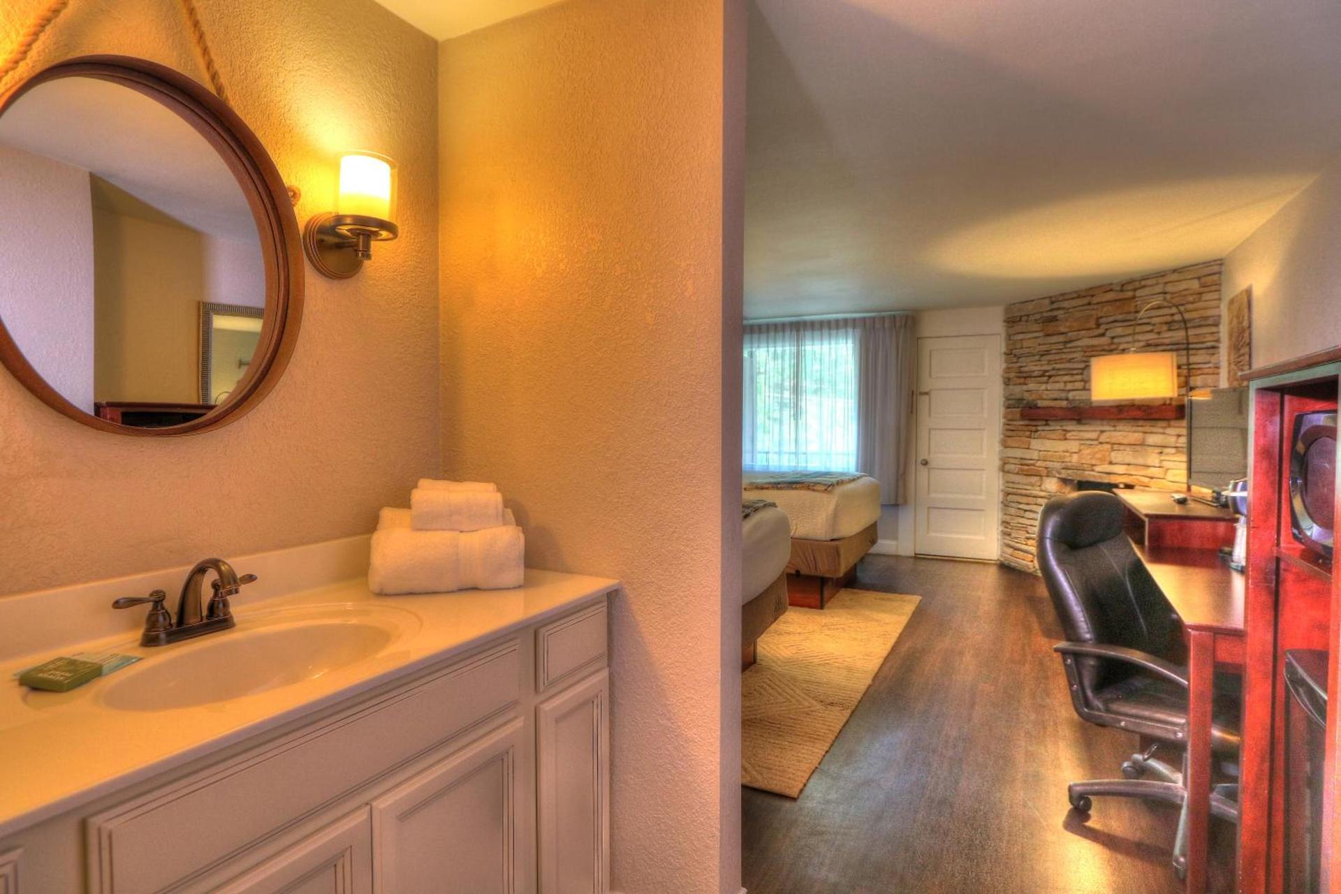 River Edge Inn photo 52