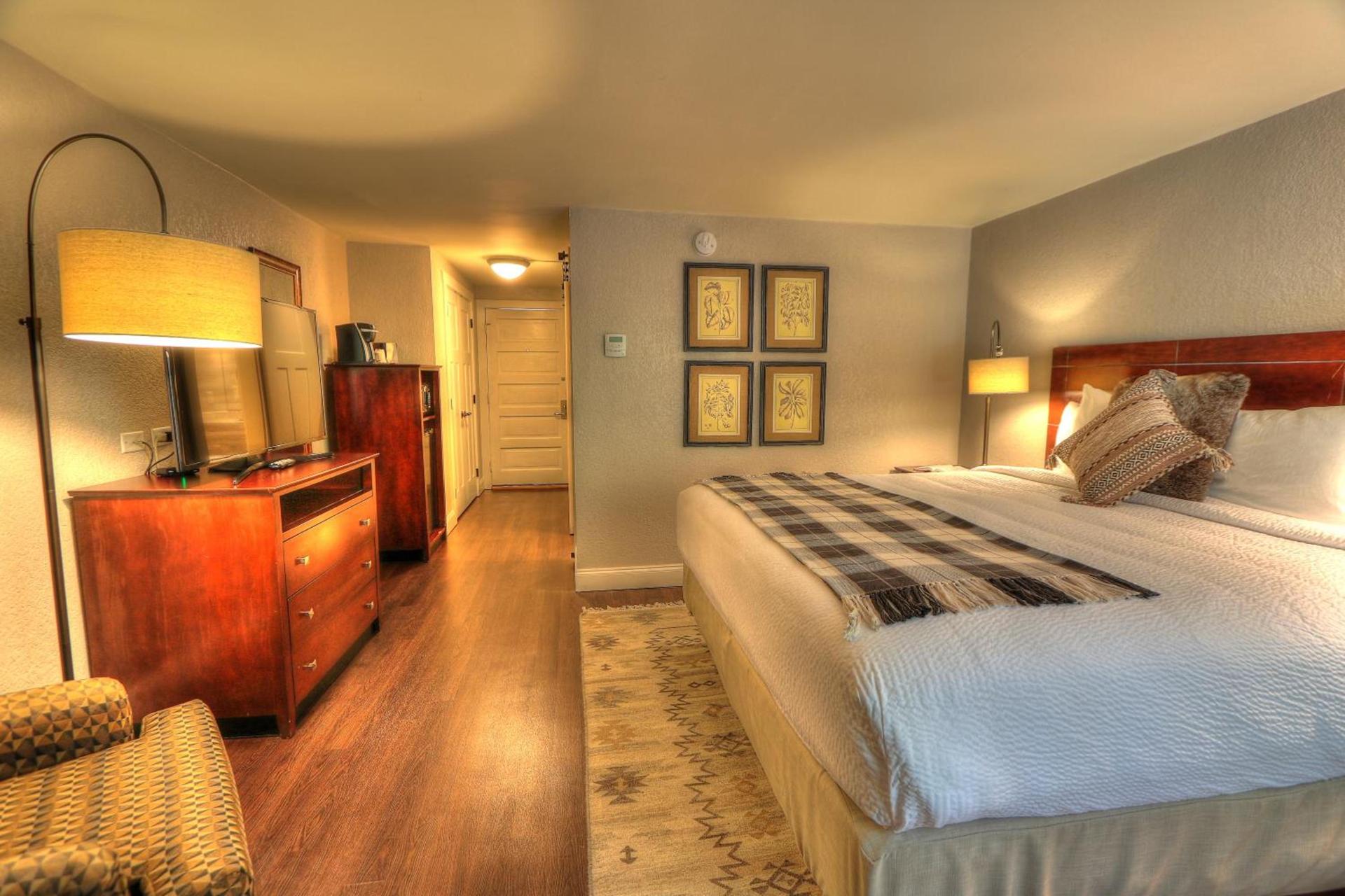 River Edge Inn photo 58