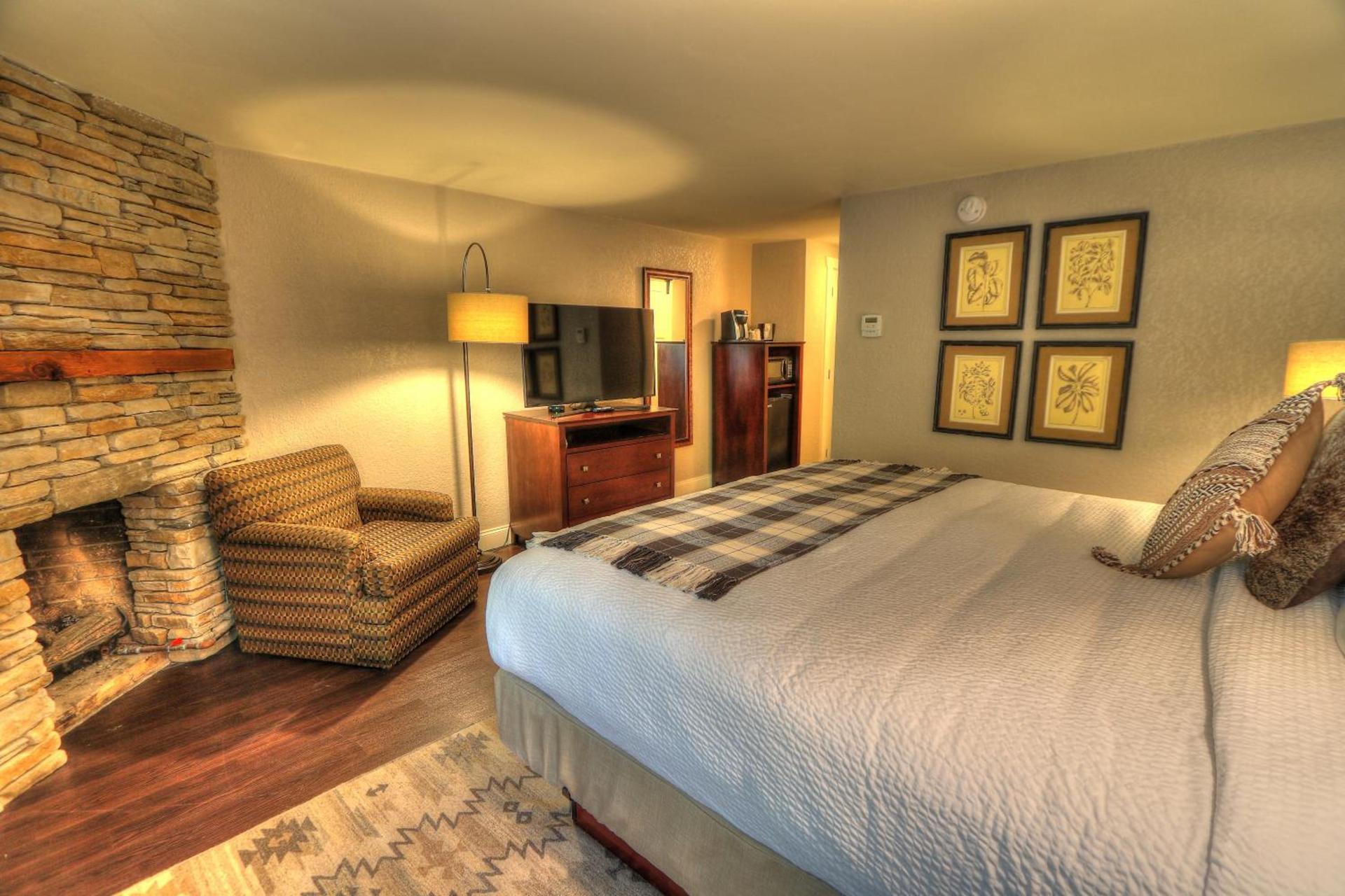 River Edge Inn photo 59