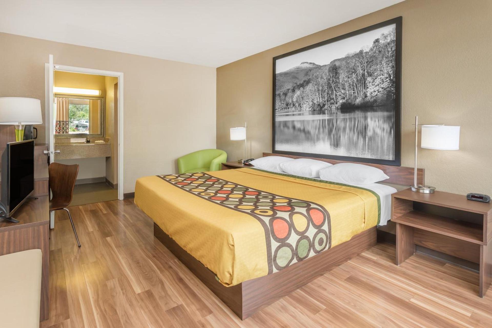 Super 8 by Wyndham Asheville Airport photo 20