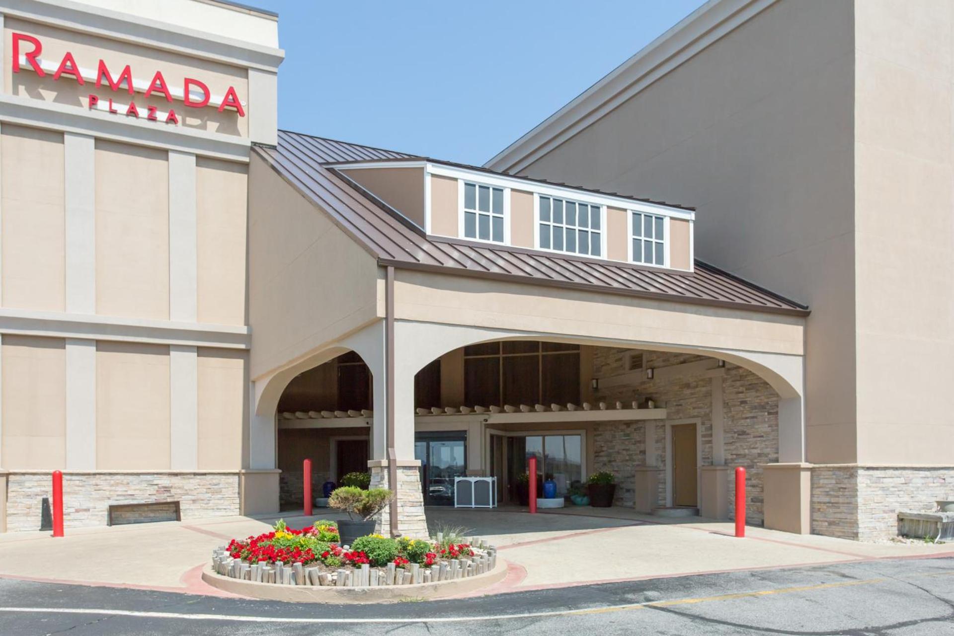 Ramada Plaza by Wyndham Nags Head Oceanfront photo 3