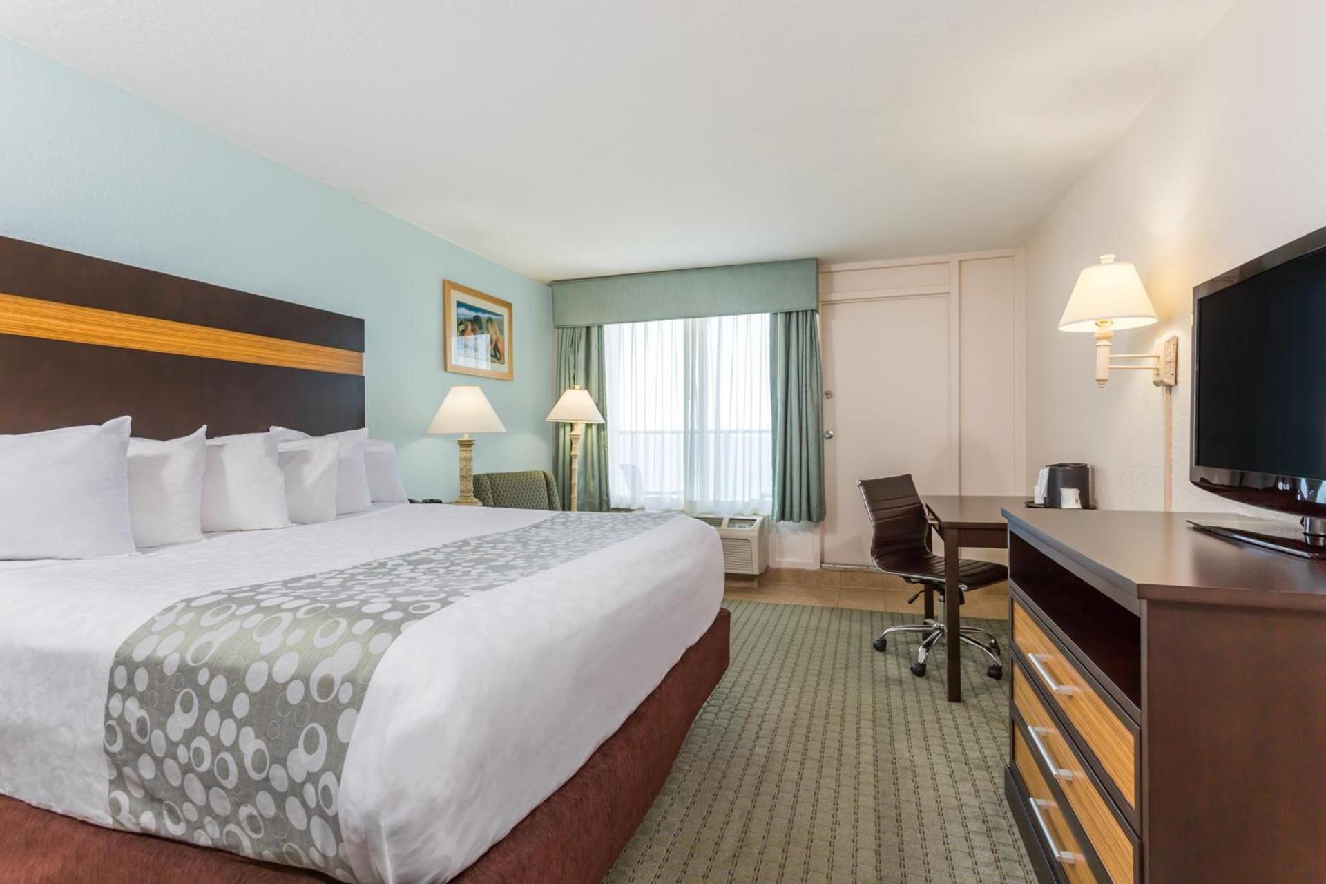Ramada Plaza by Wyndham Nags Head Oceanfront photo 28