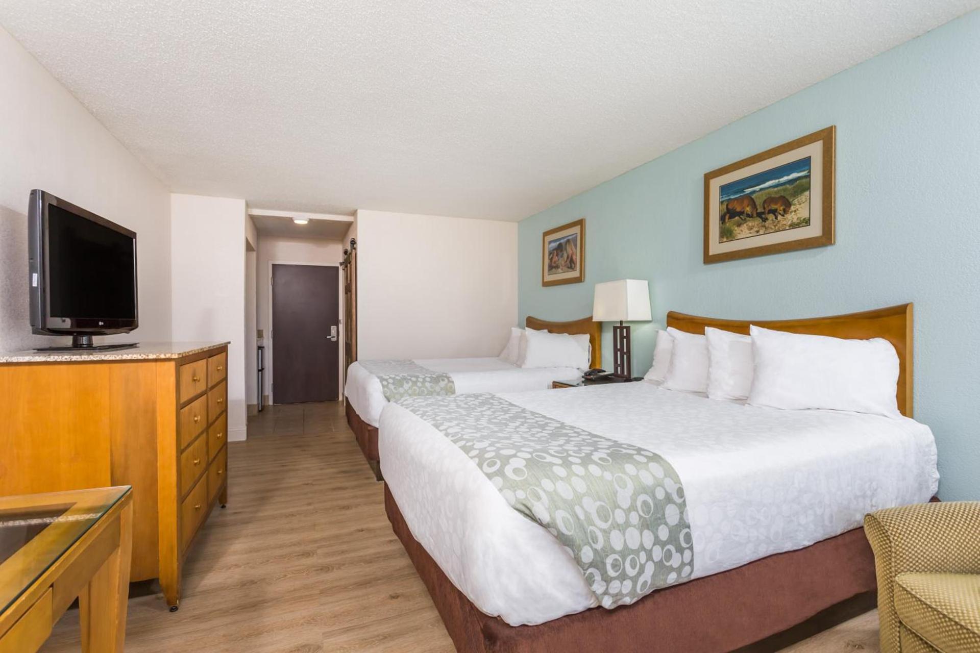 Ramada Plaza by Wyndham Nags Head Oceanfront photo 27