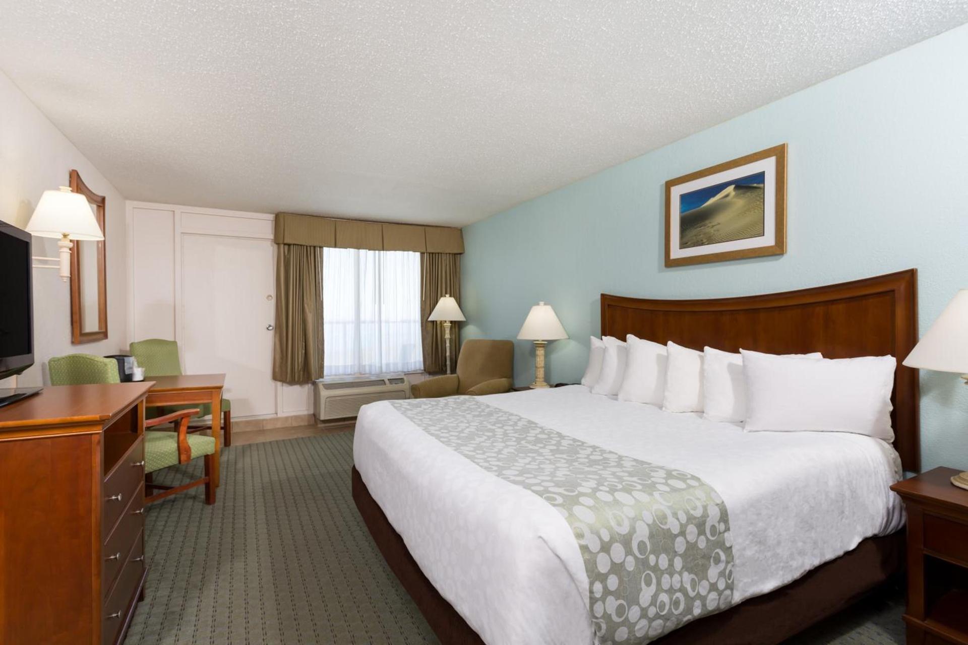 Ramada Plaza by Wyndham Nags Head Oceanfront photo 26