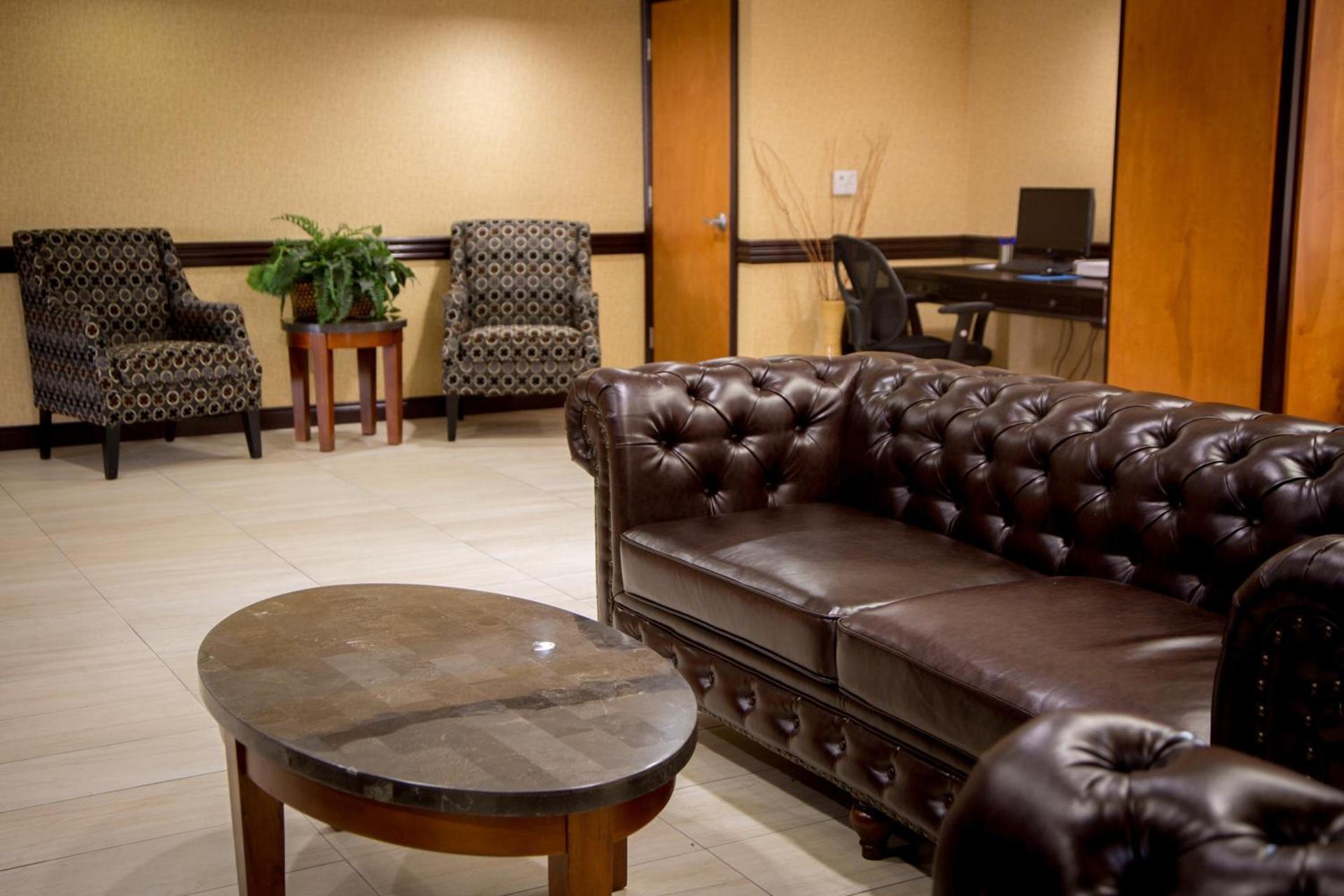 Baymont by Wyndham Madison Heights Detroit Area photo 3