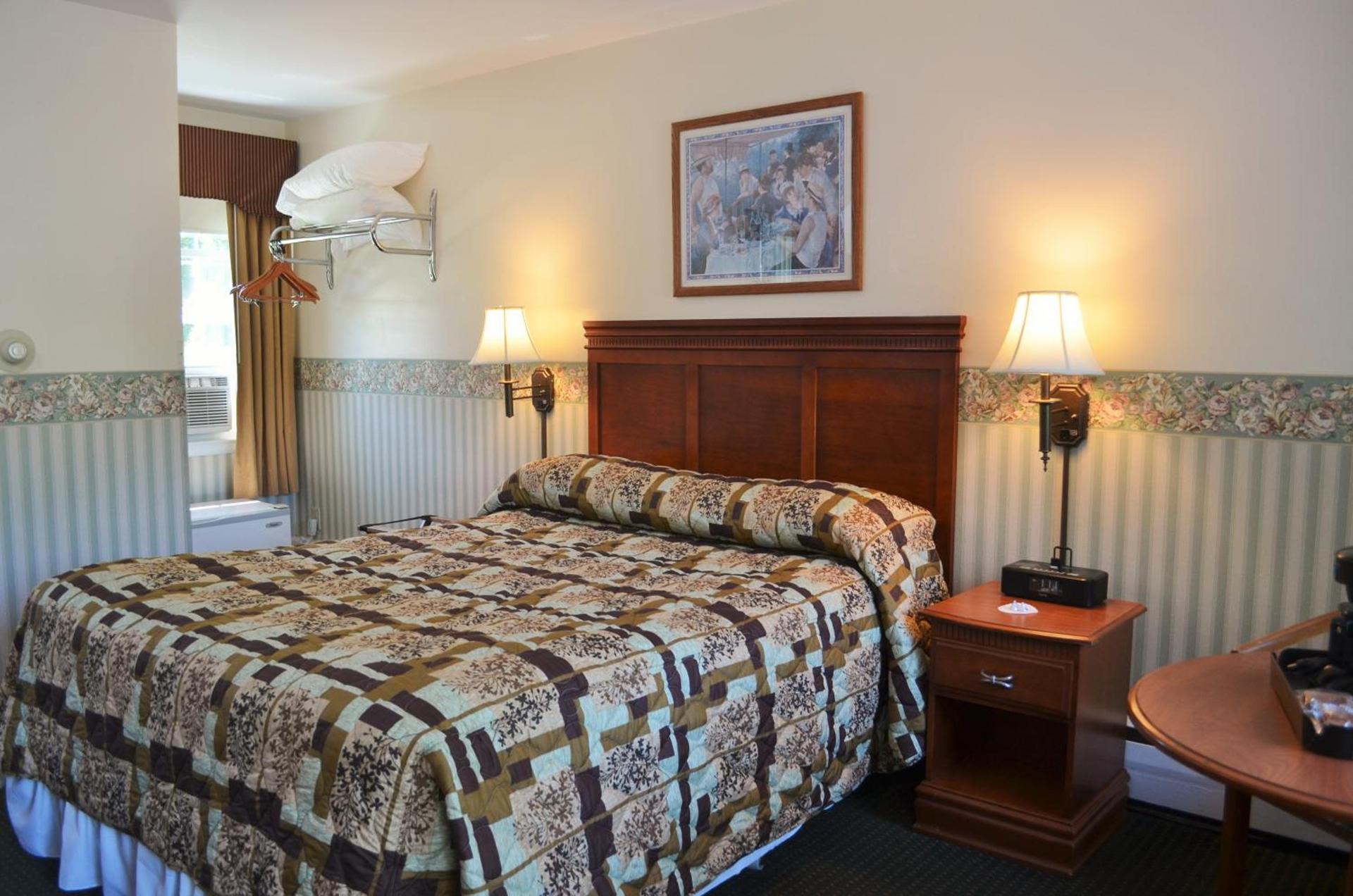 Maple Terrace Motel photo 61