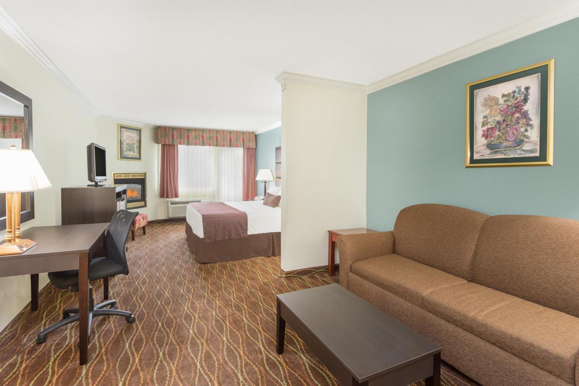 Baymont by Wyndham Helen photo 15
