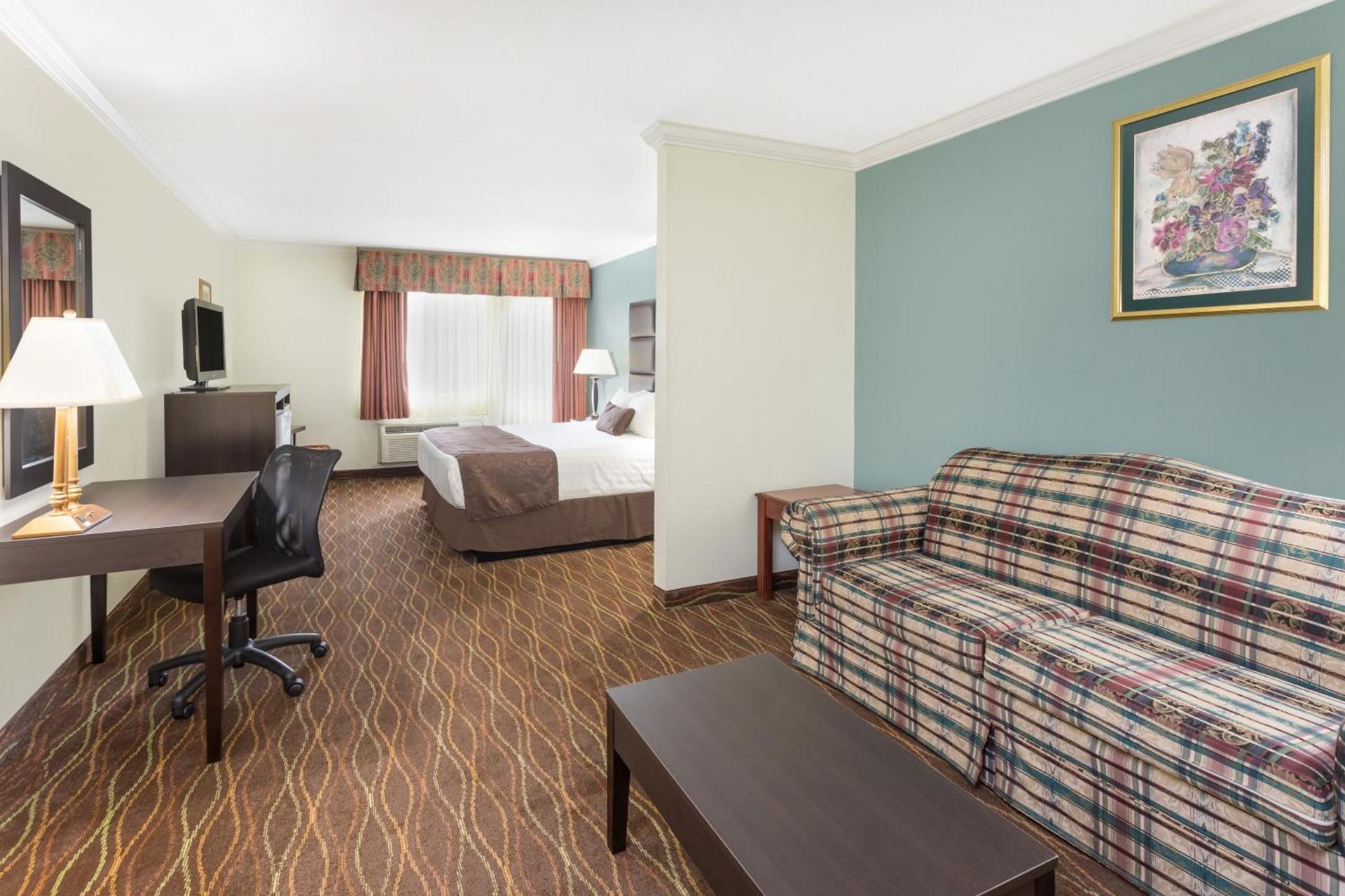 Baymont by Wyndham Helen photo 16