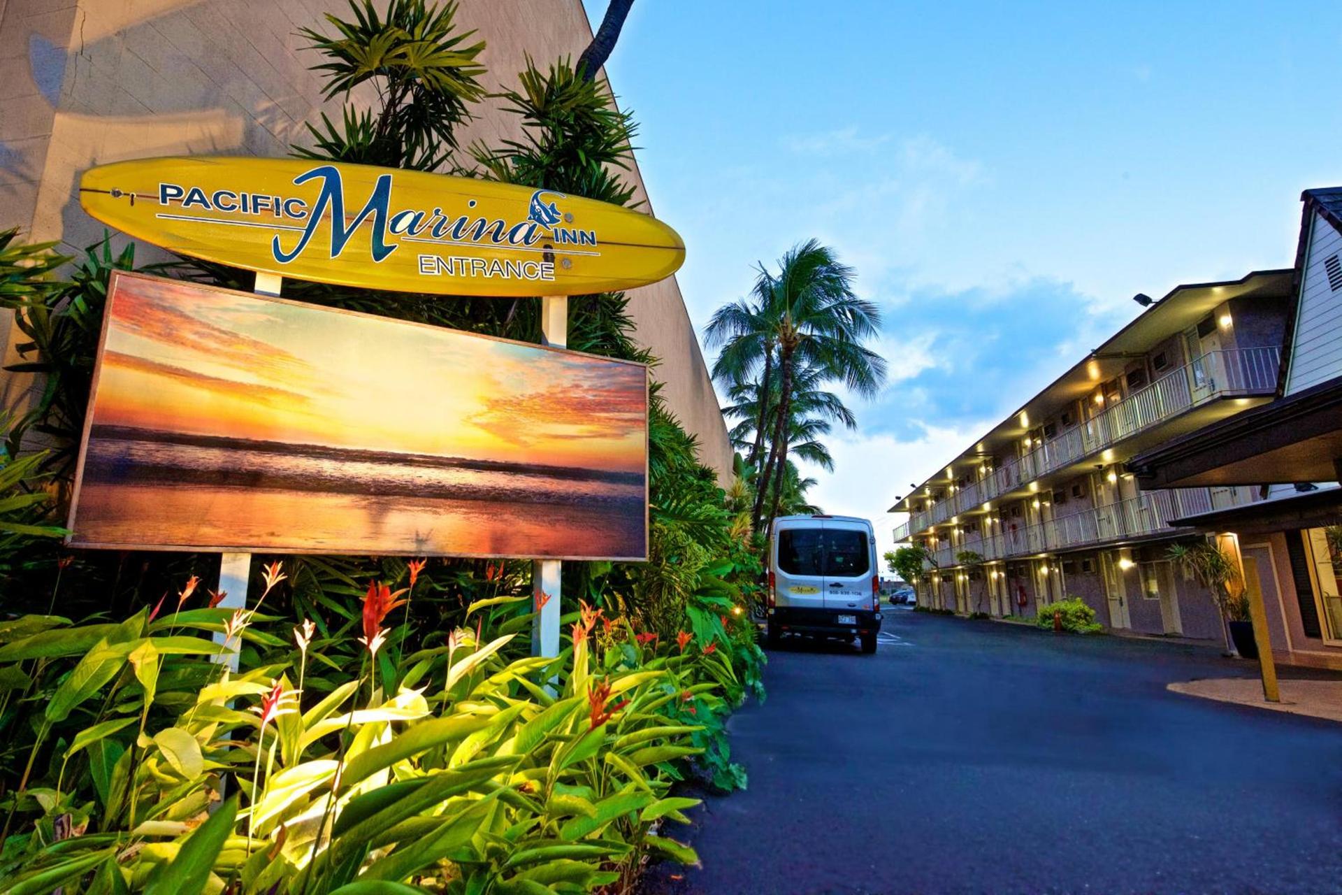 Pacific Marina Inn Airport photo 1