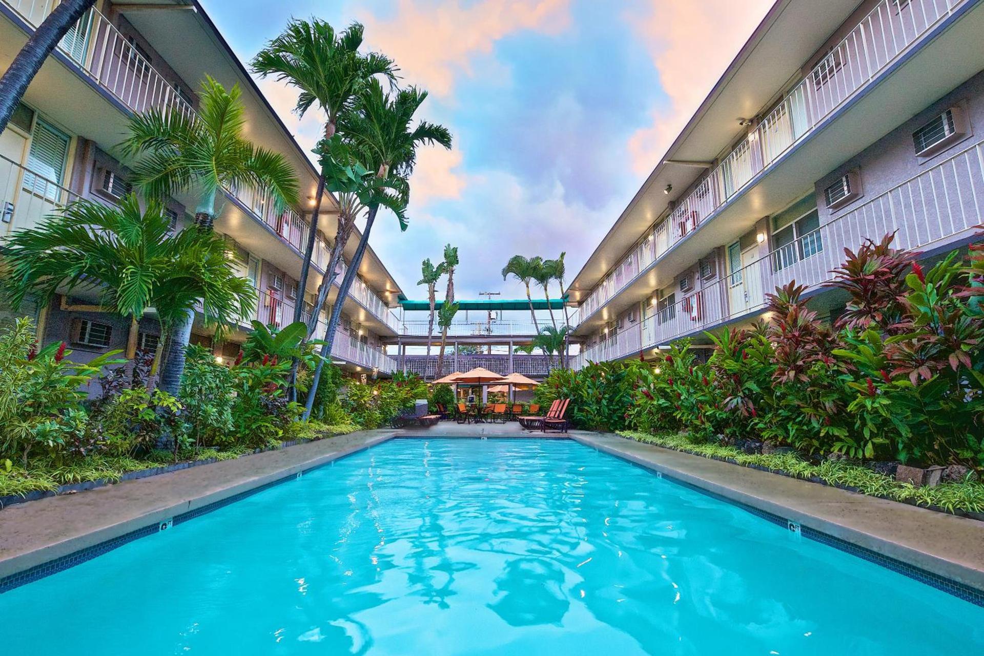 Pacific Marina Inn Airport photo 2