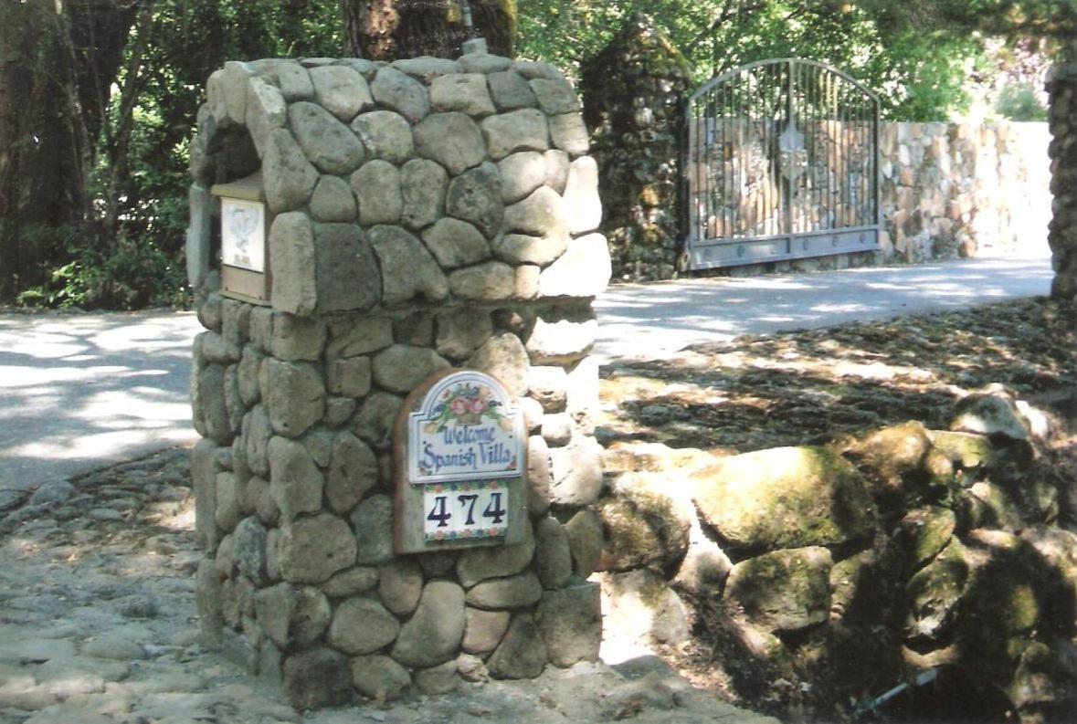 Spanish Villa Inn photo 22