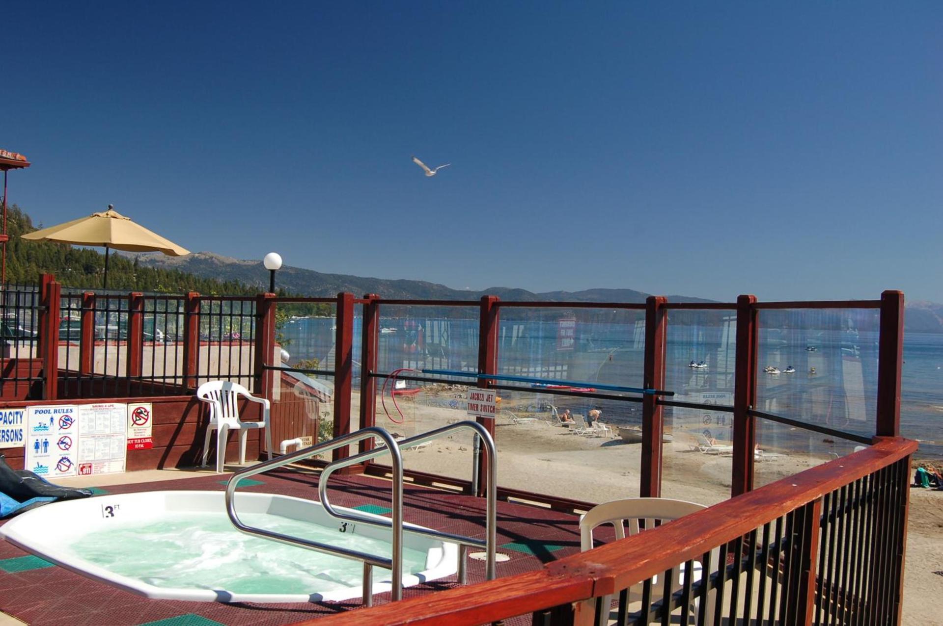 Crown Motel photo 6