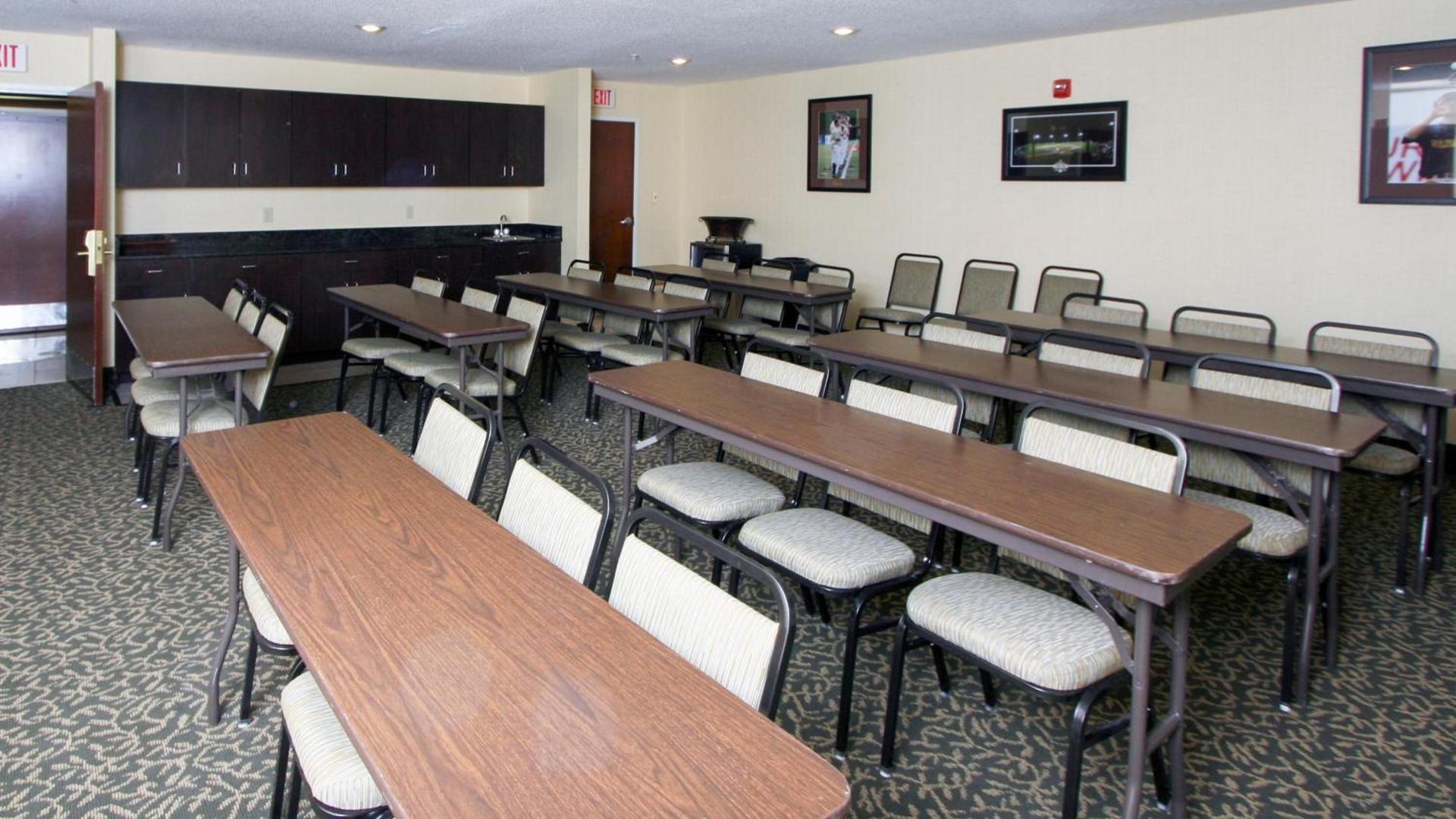 Country Inn & Suites by Radisson, Shelby, NC photo 12