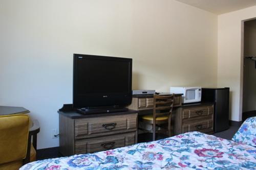 Glacier Hotel photo 17