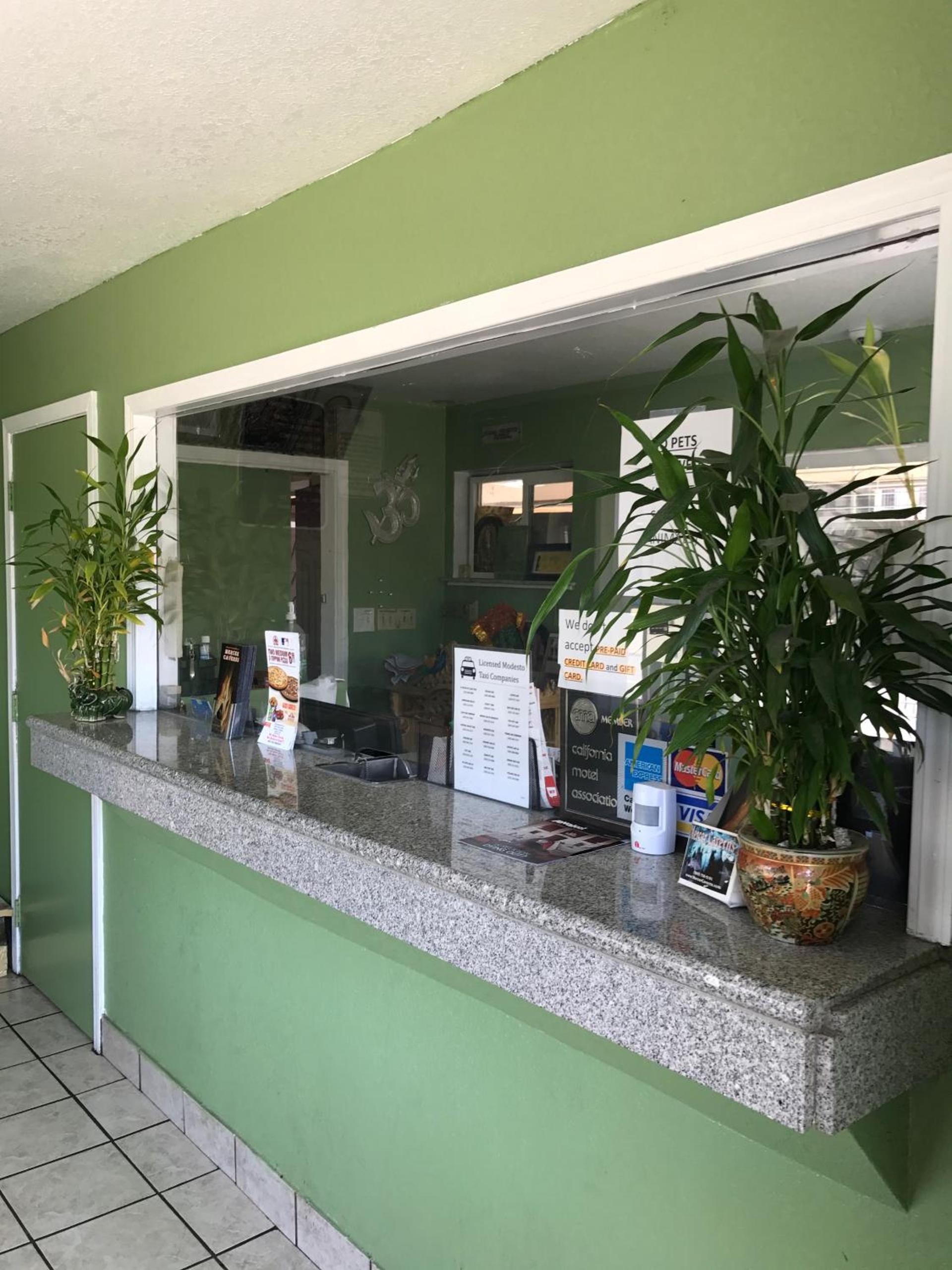 Economy Inn photo 7