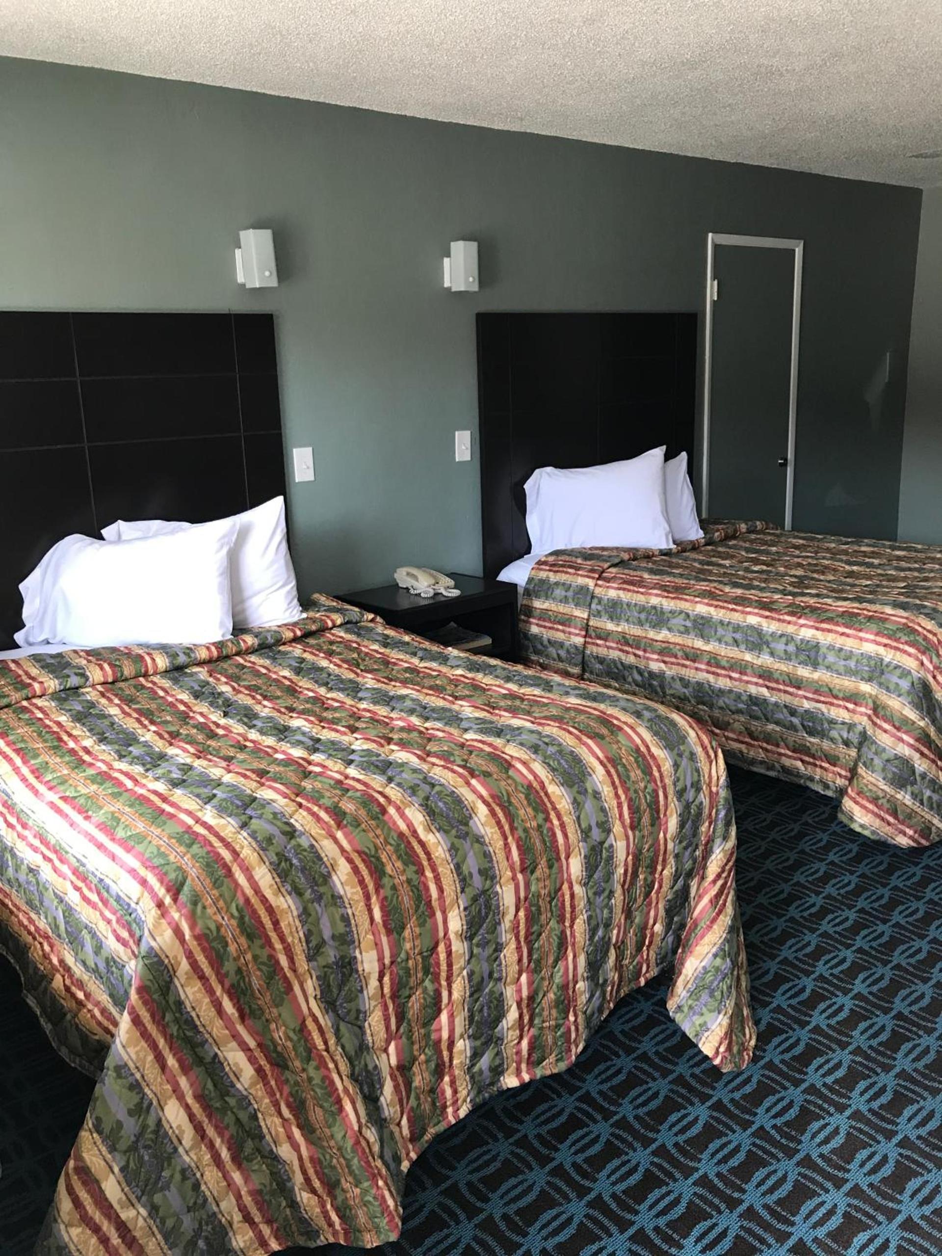 Economy Inn photo 21
