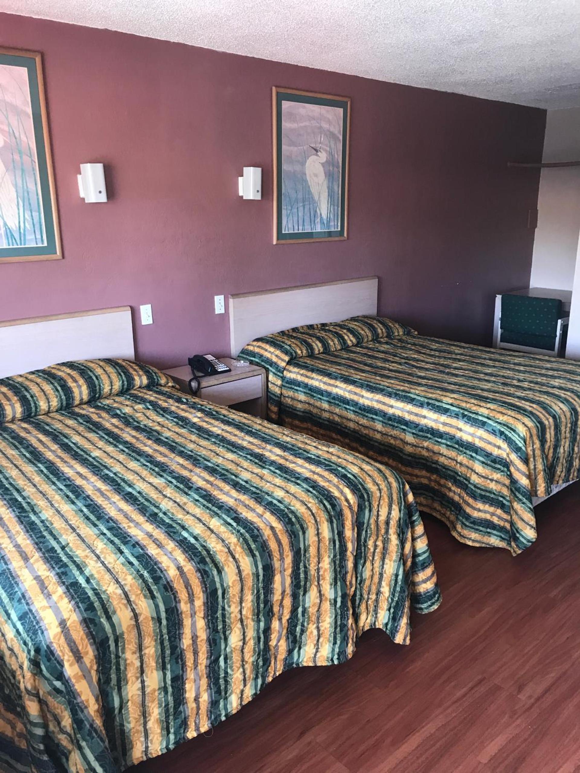 Economy Inn photo 10