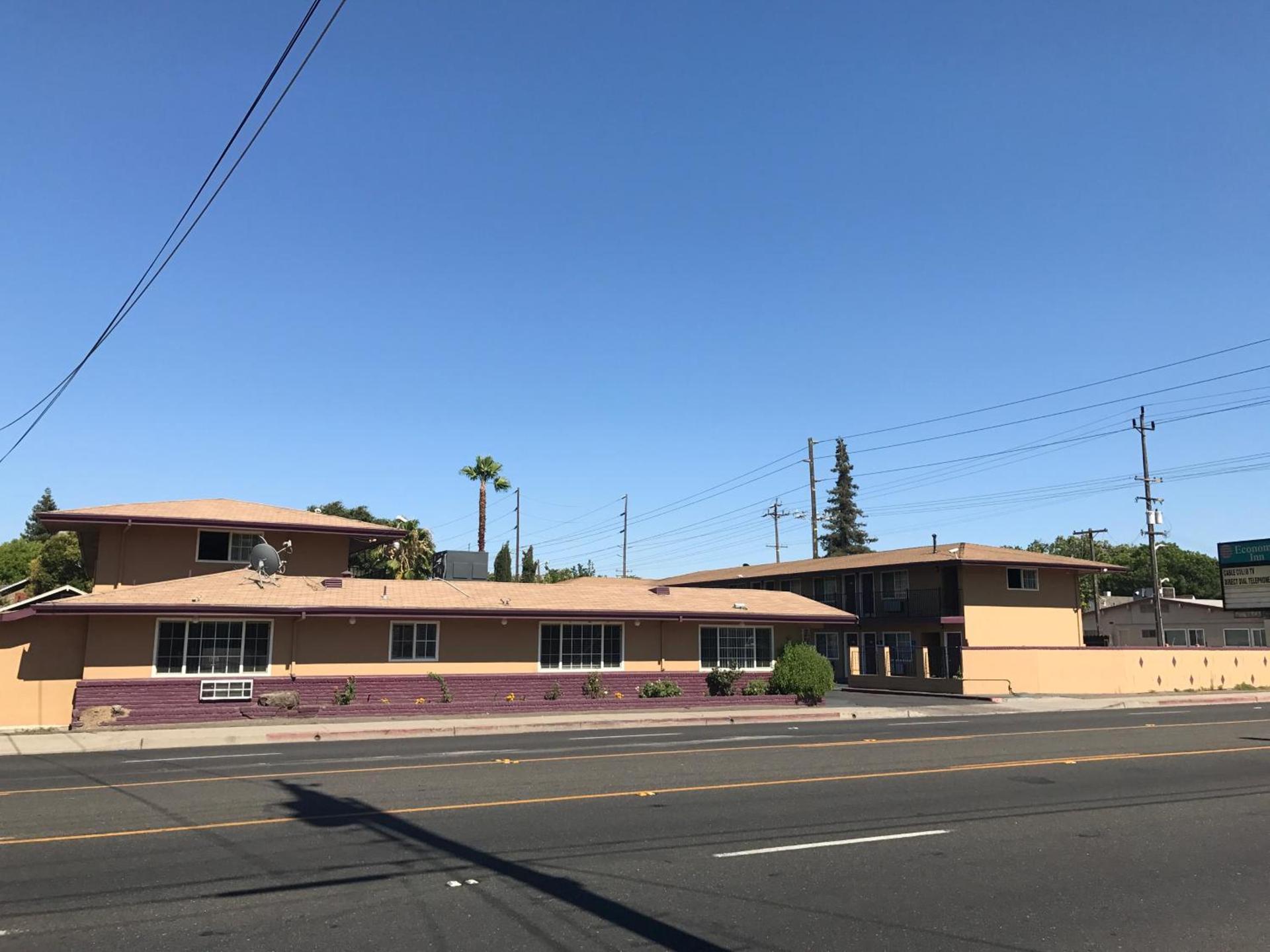 Economy Inn photo 1