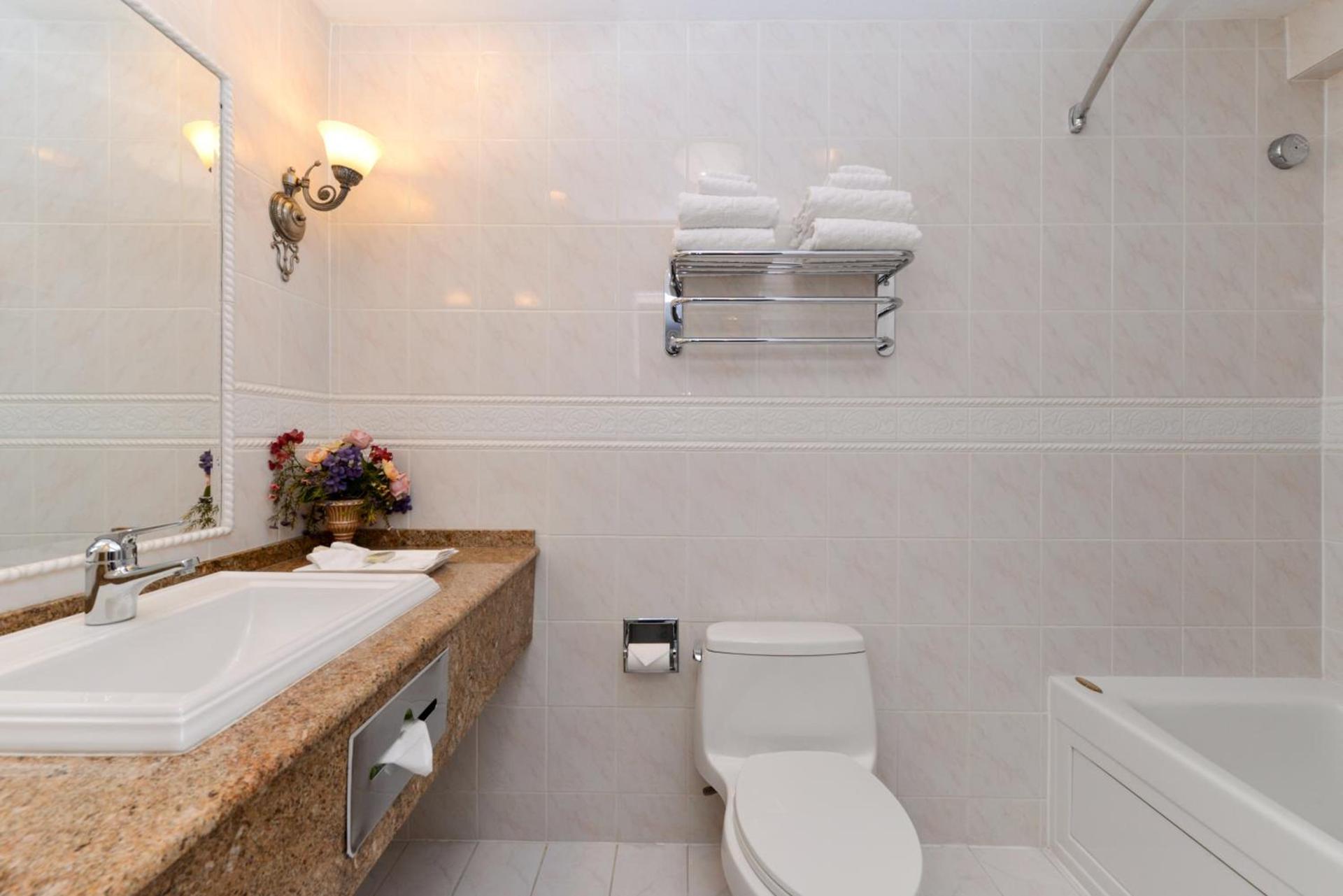 Napa Valley Hotel & Suites photo 18