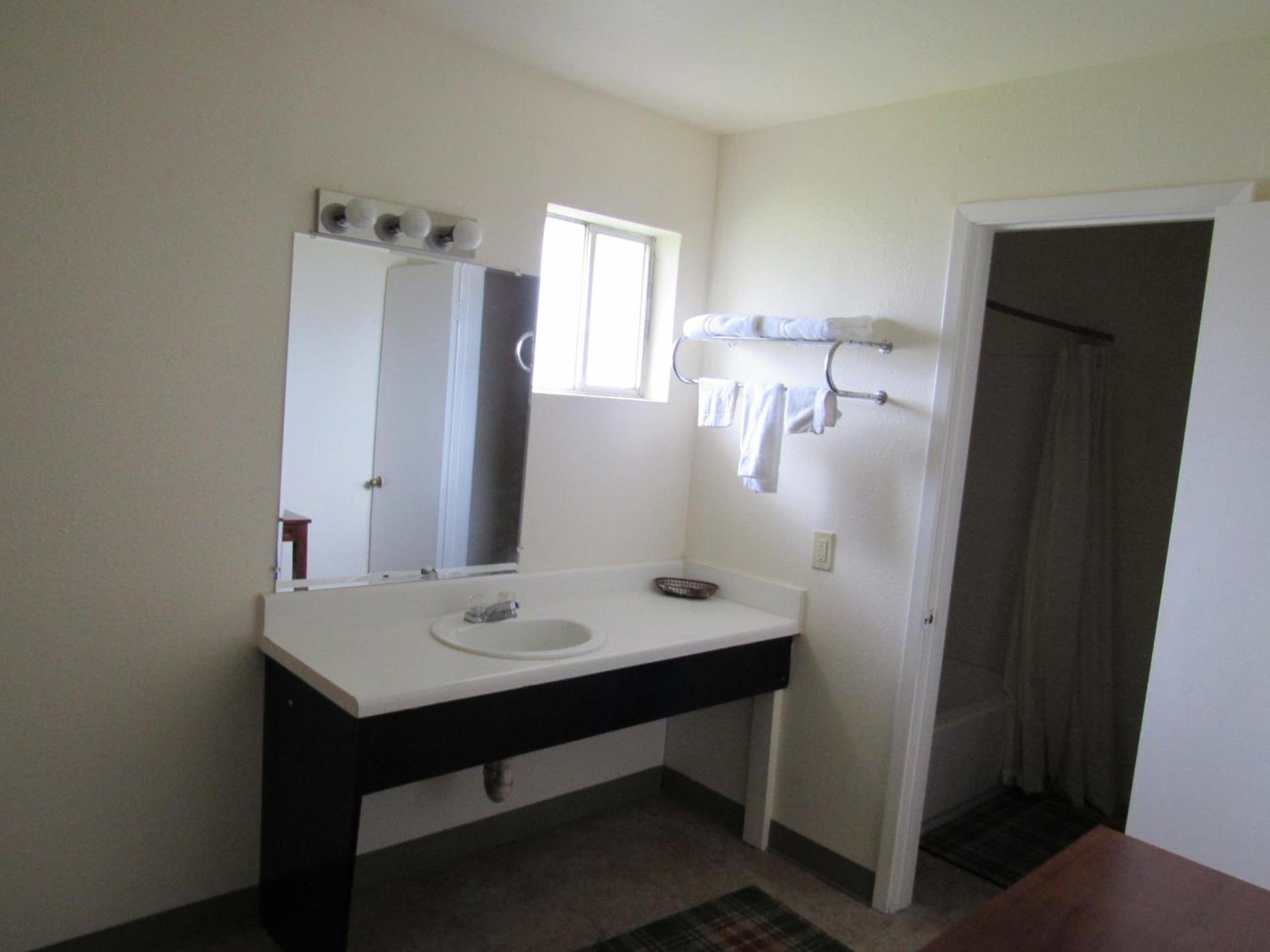 Alvin Extended Stay photo 11