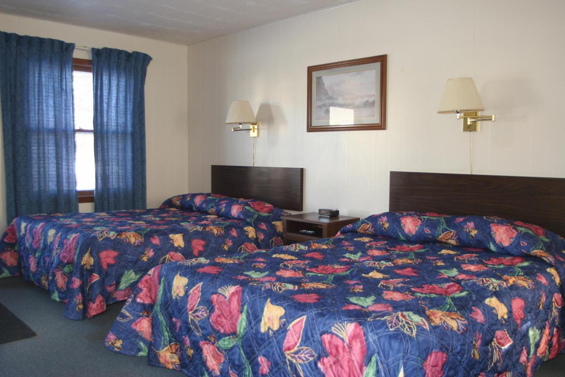 Bluffs Inn photo 9