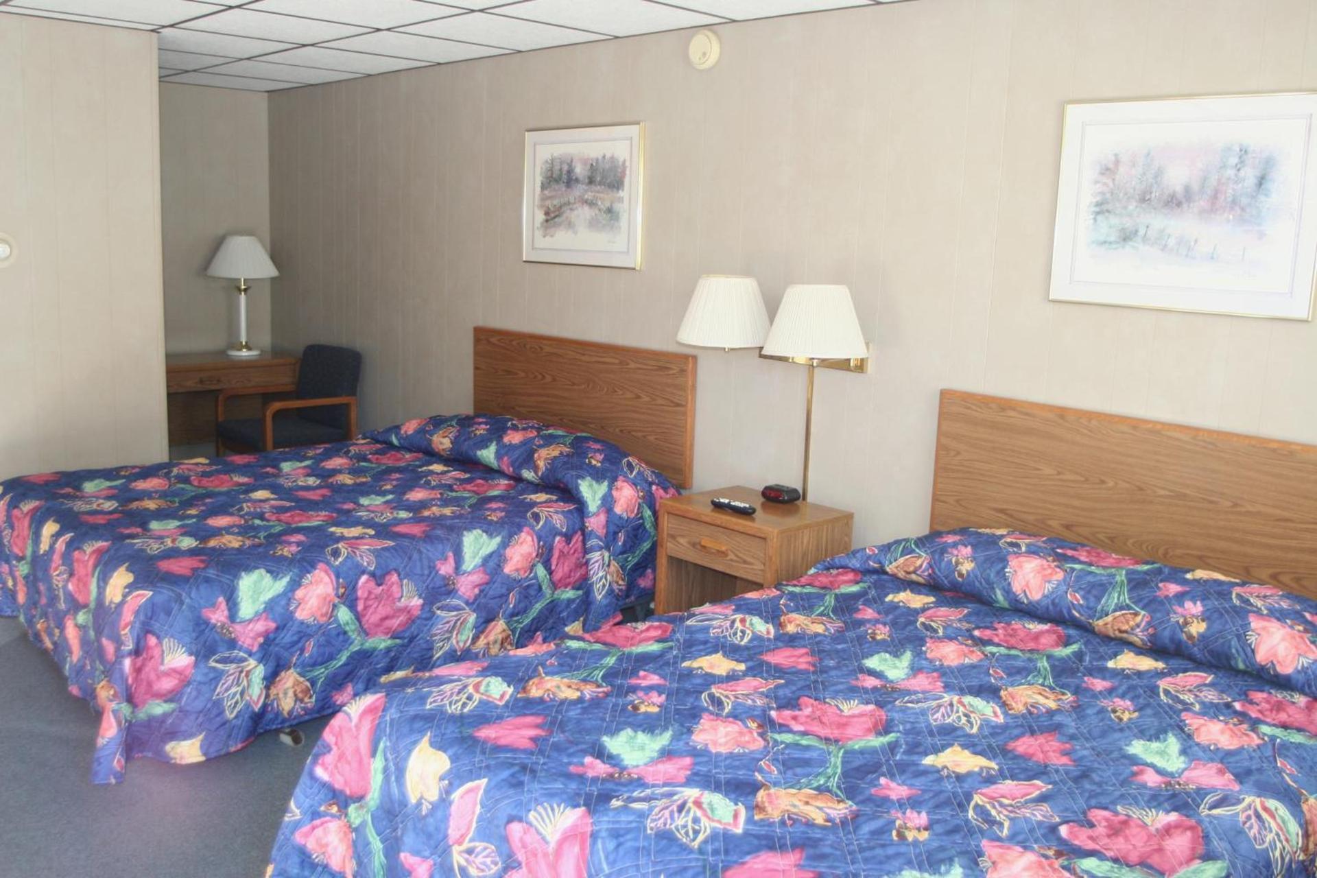 Bluffs Inn photo 11