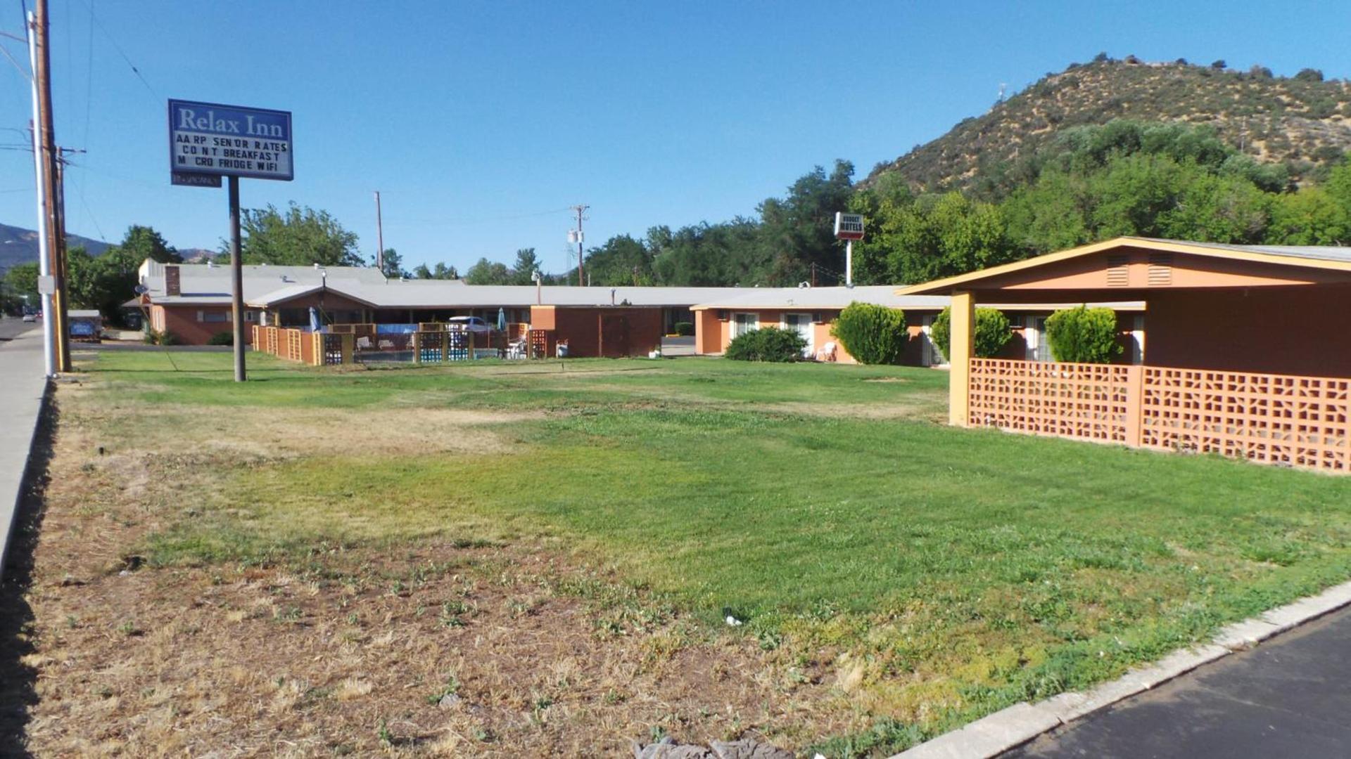 Relax Inn Yreka photo 3