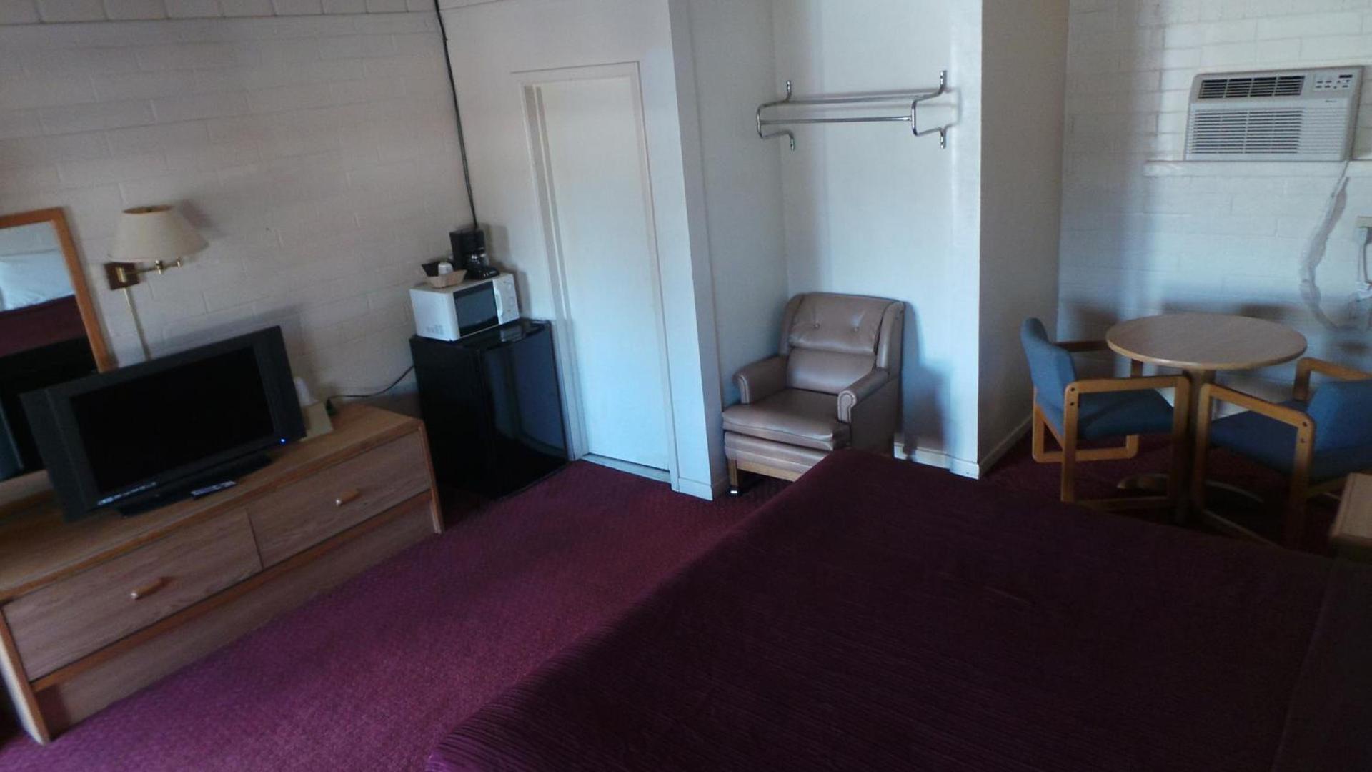 Relax Inn Yreka photo 16