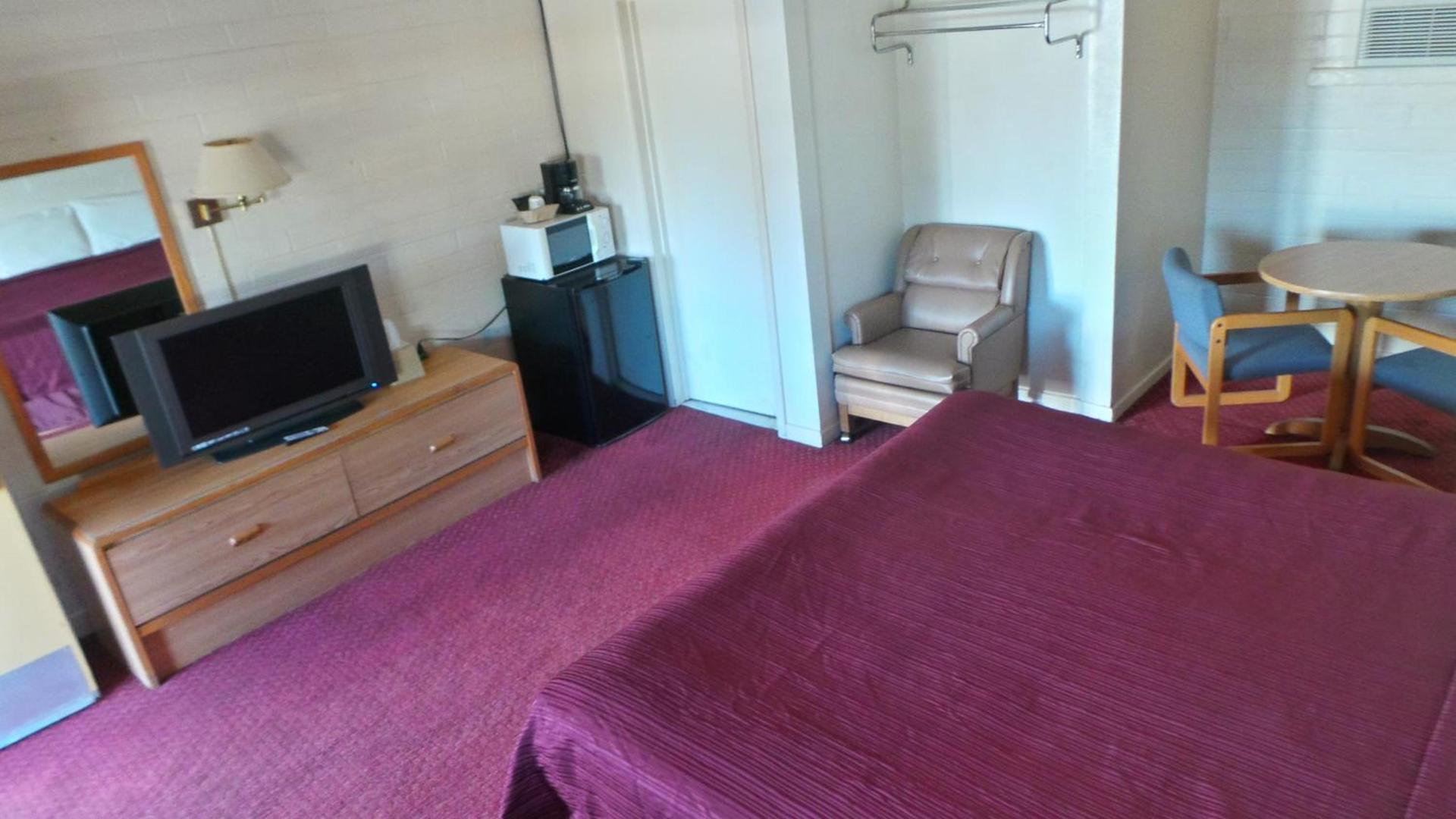 Relax Inn Yreka photo 17