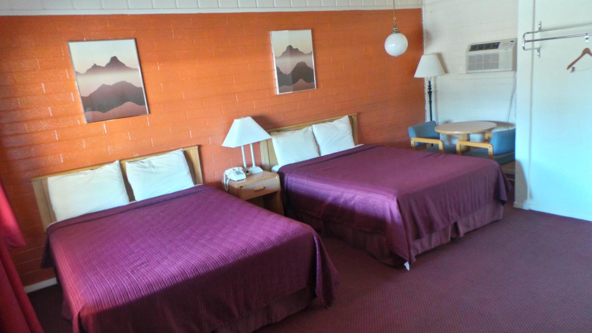 Relax Inn Yreka photo 18