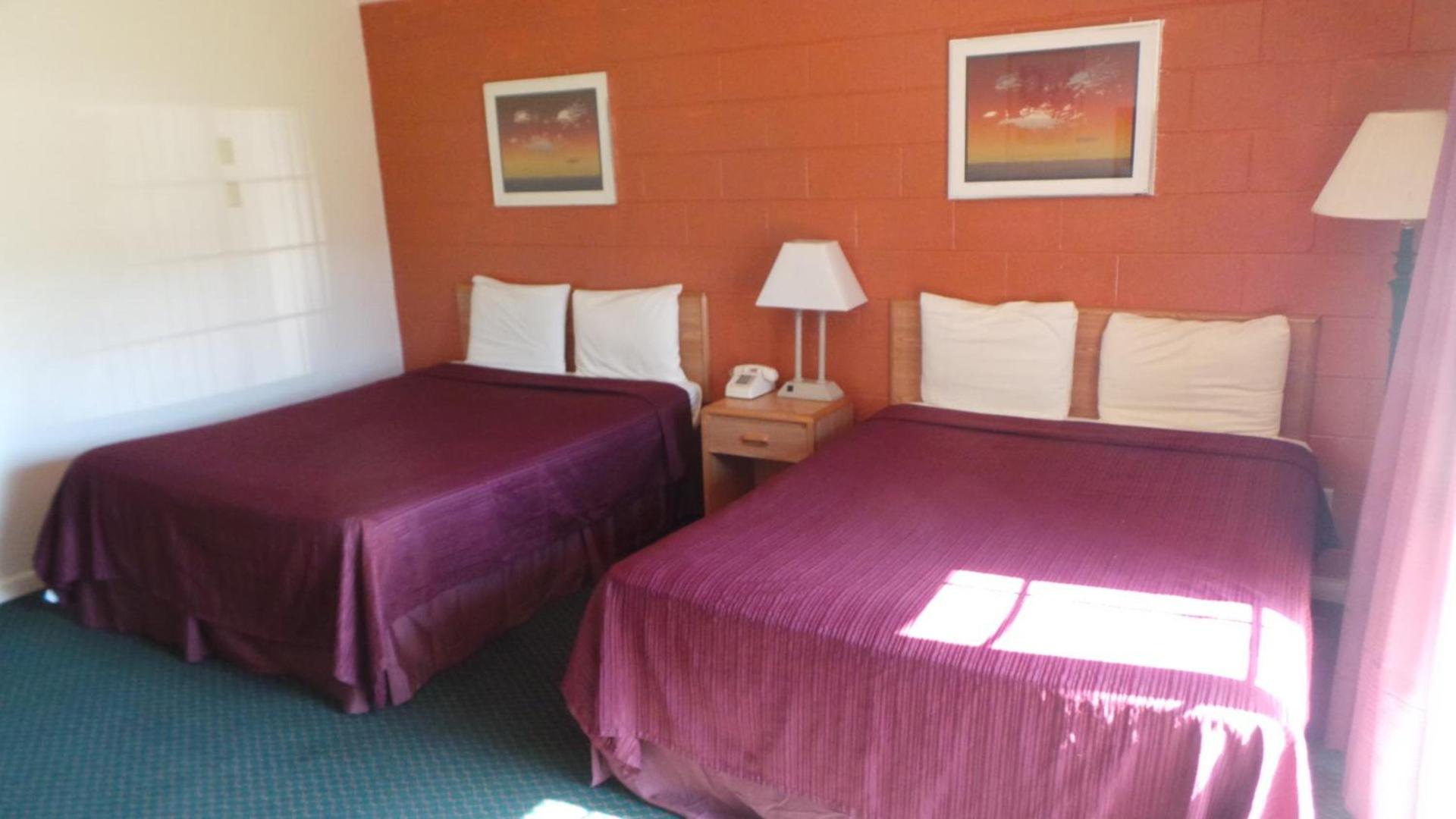 Relax Inn Yreka photo 27