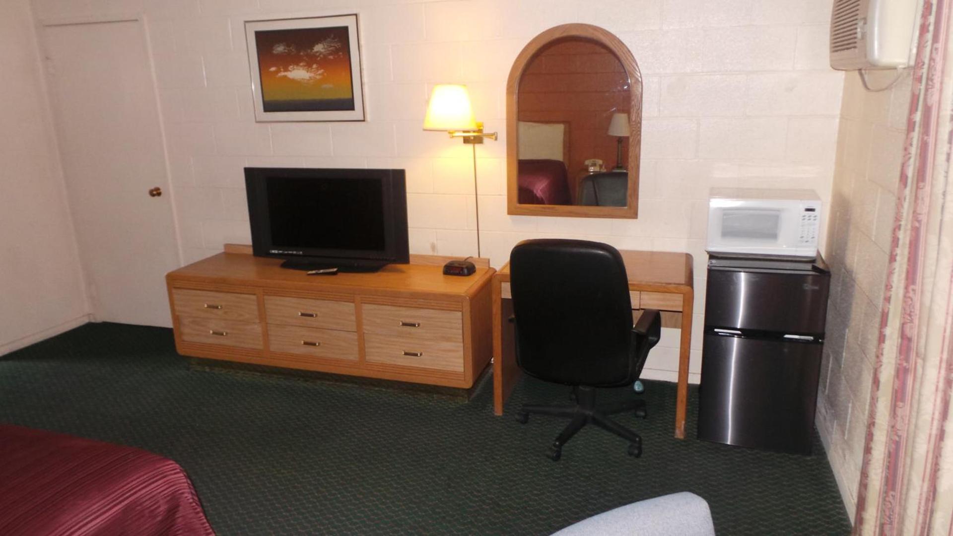 Relax Inn Yreka photo 31