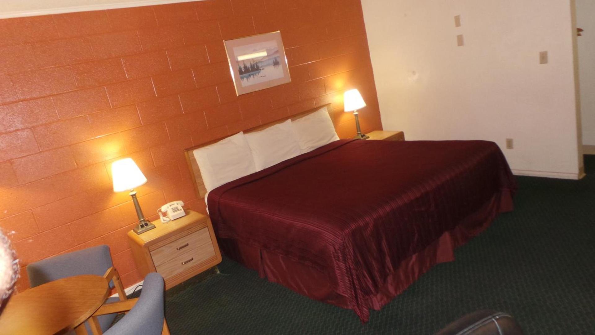 Relax Inn Yreka photo 32
