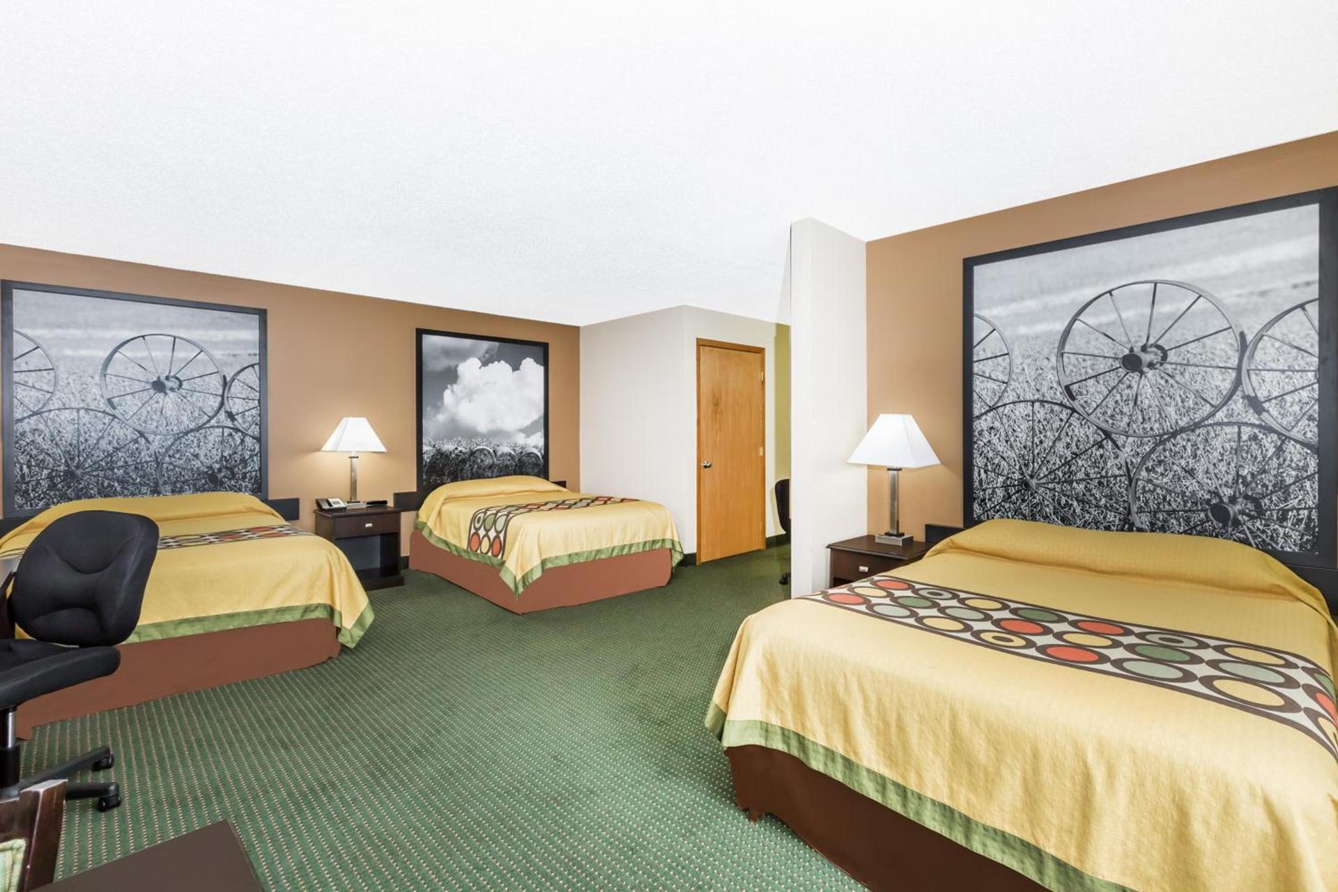 Super 8 by Wyndham Jefferson photo 7