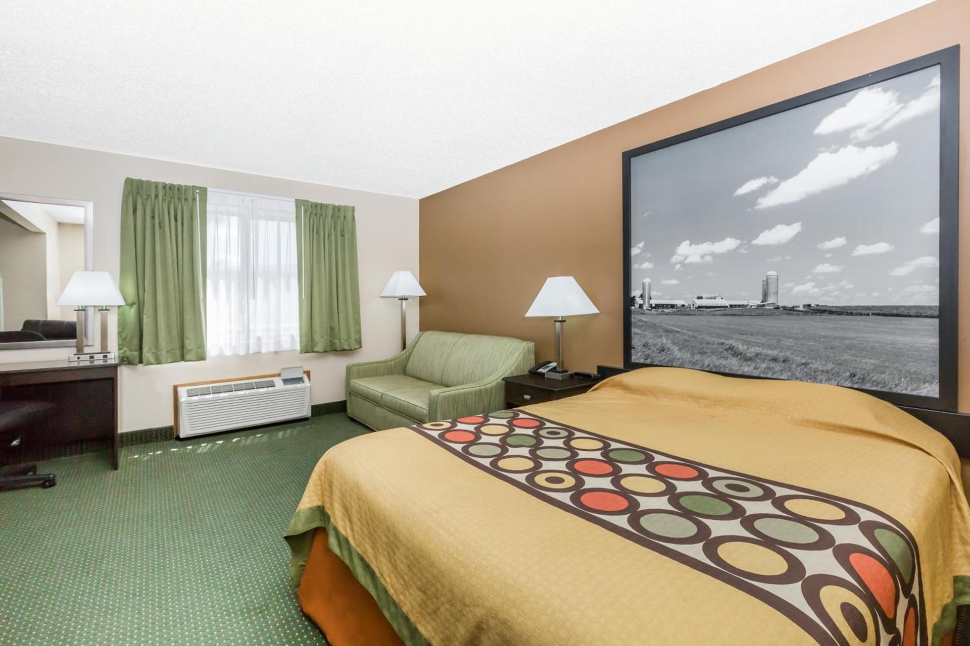 Super 8 by Wyndham Jefferson photo 32