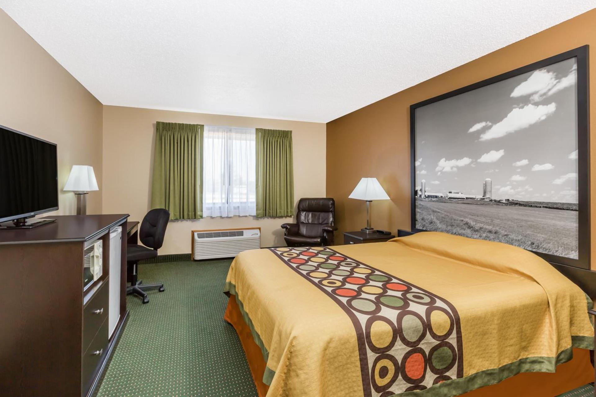 Super 8 by Wyndham Jefferson photo 13