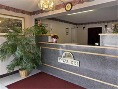 Days Inn by Wyndham Clayton photo 52
