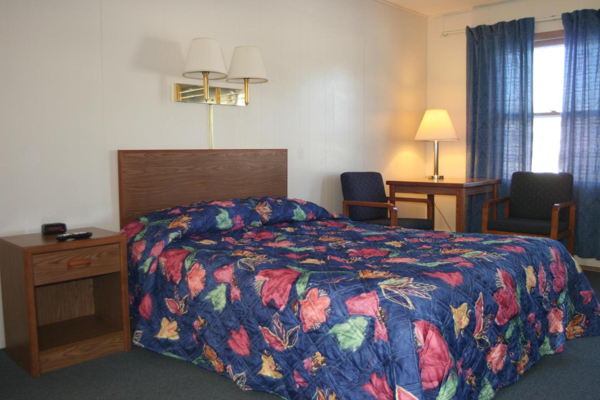 Bluffs Inn photo 5