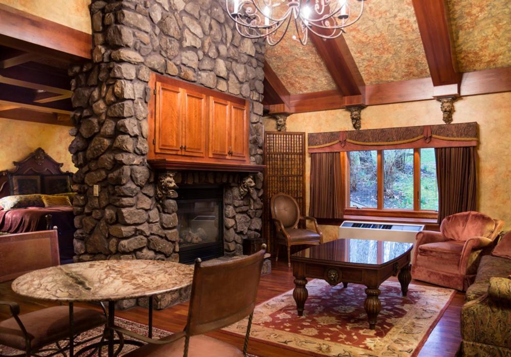 Landoll's Mohican Castle photo 78