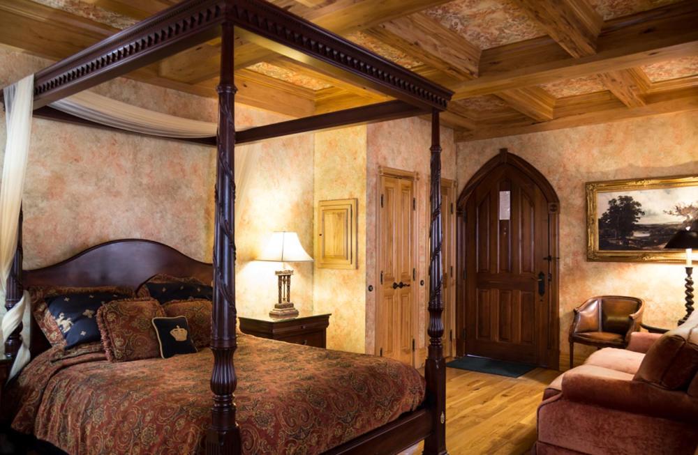 Landoll's Mohican Castle photo 36