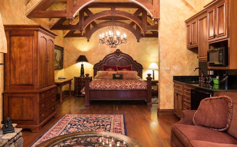 Landoll's Mohican Castle photo 28
