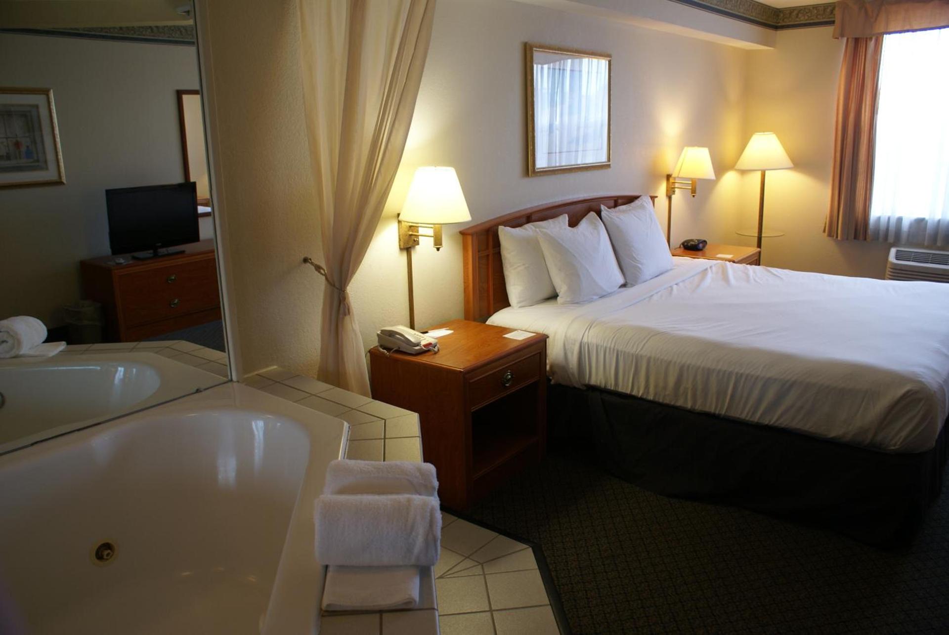 Country Inn & Suites by Radisson, Lansing, MI photo 50