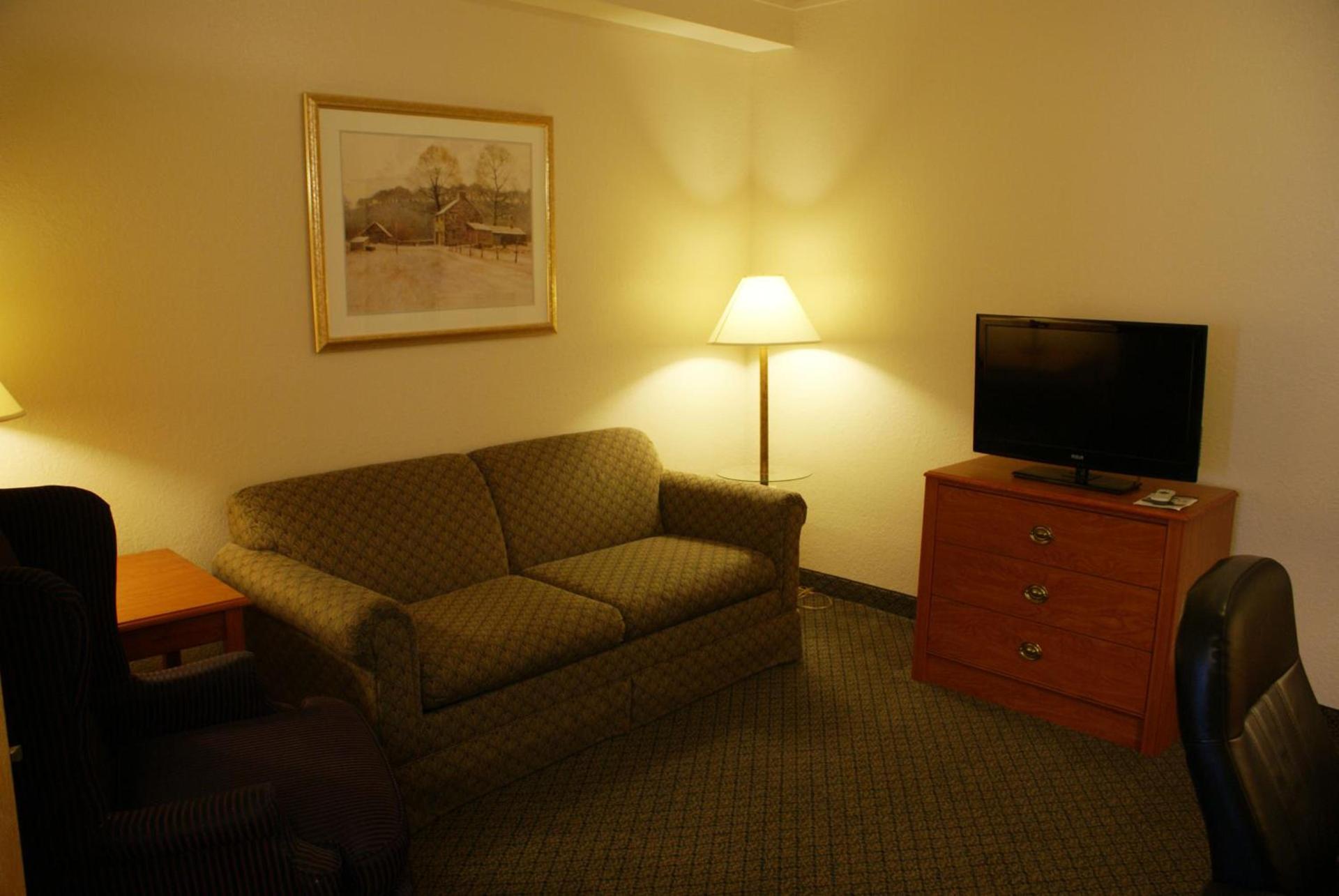 Country Inn & Suites by Radisson, Lansing, MI photo 56