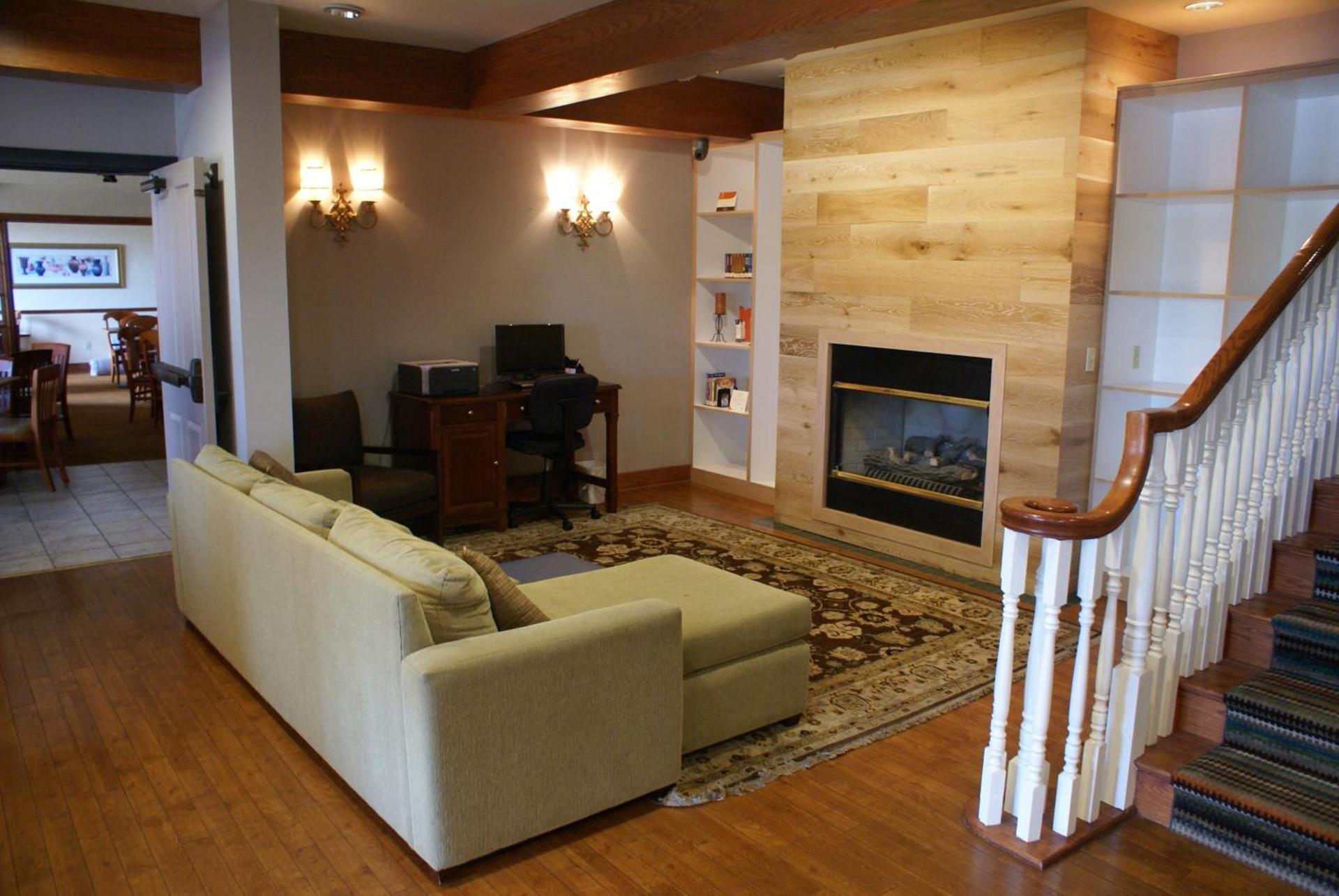 Country Inn & Suites by Radisson, Lansing, MI photo 64