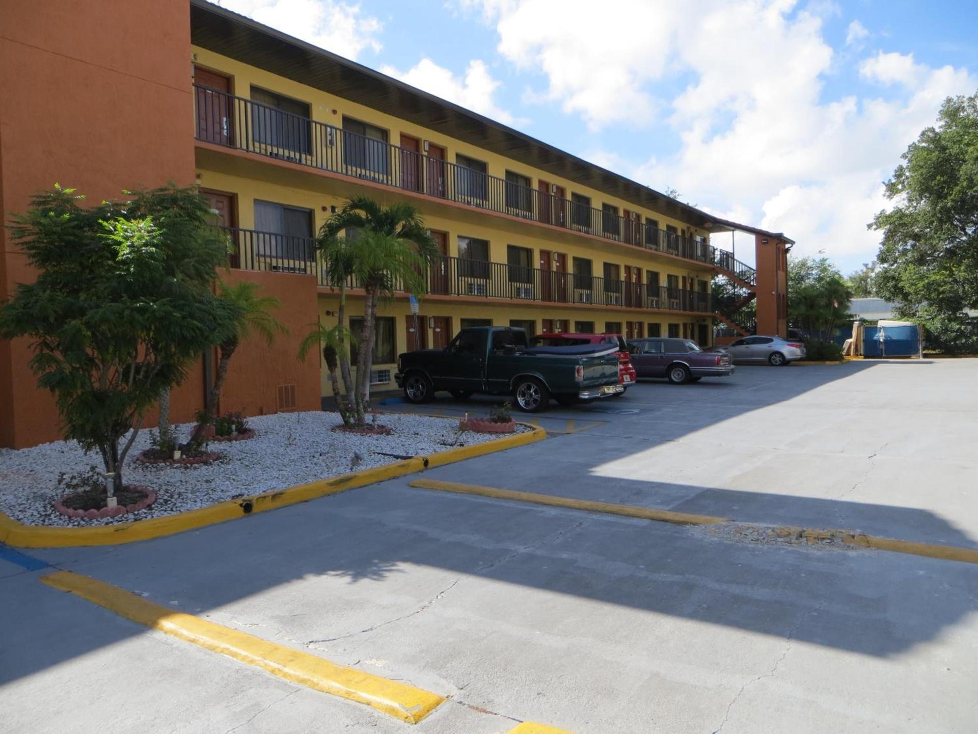 Budget Inn Of Orlando Downtown photo 13