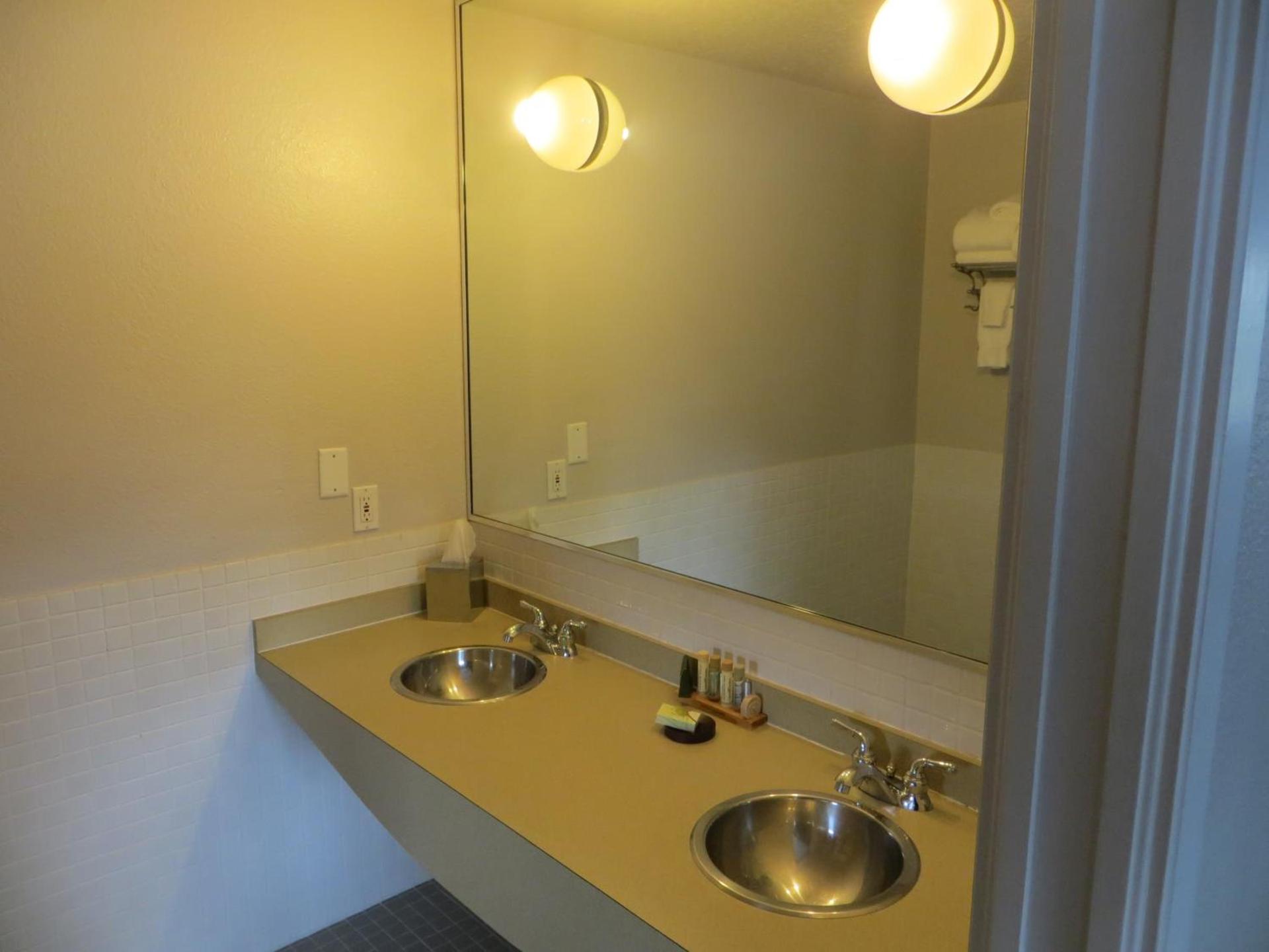 The EO Inn - Downtown Orlando photo 29