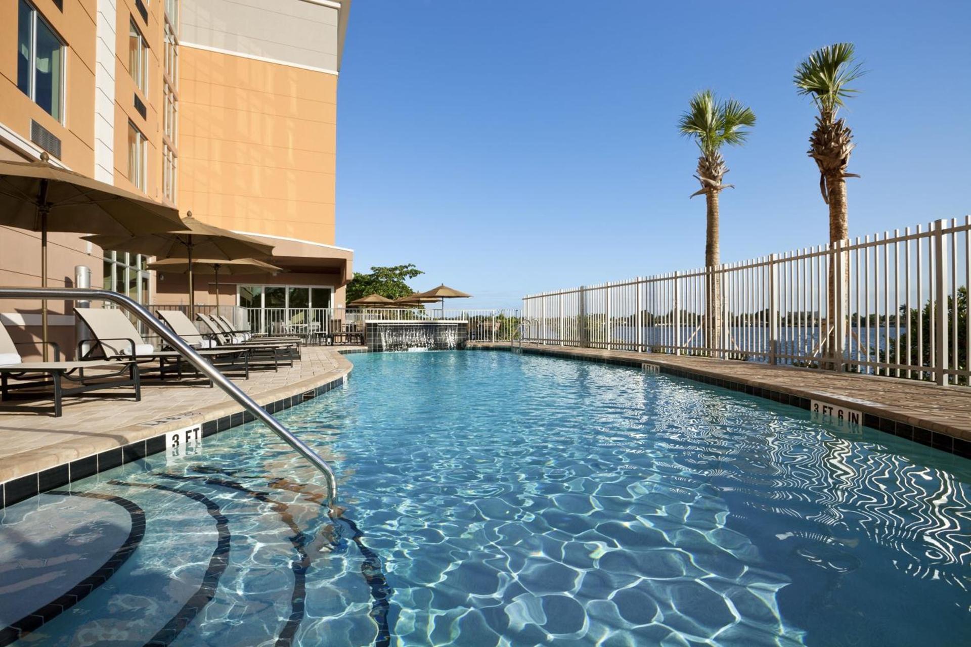 Holiday Inn Express Miami Airport-Blue Lagoon Area by IHG photo 3
