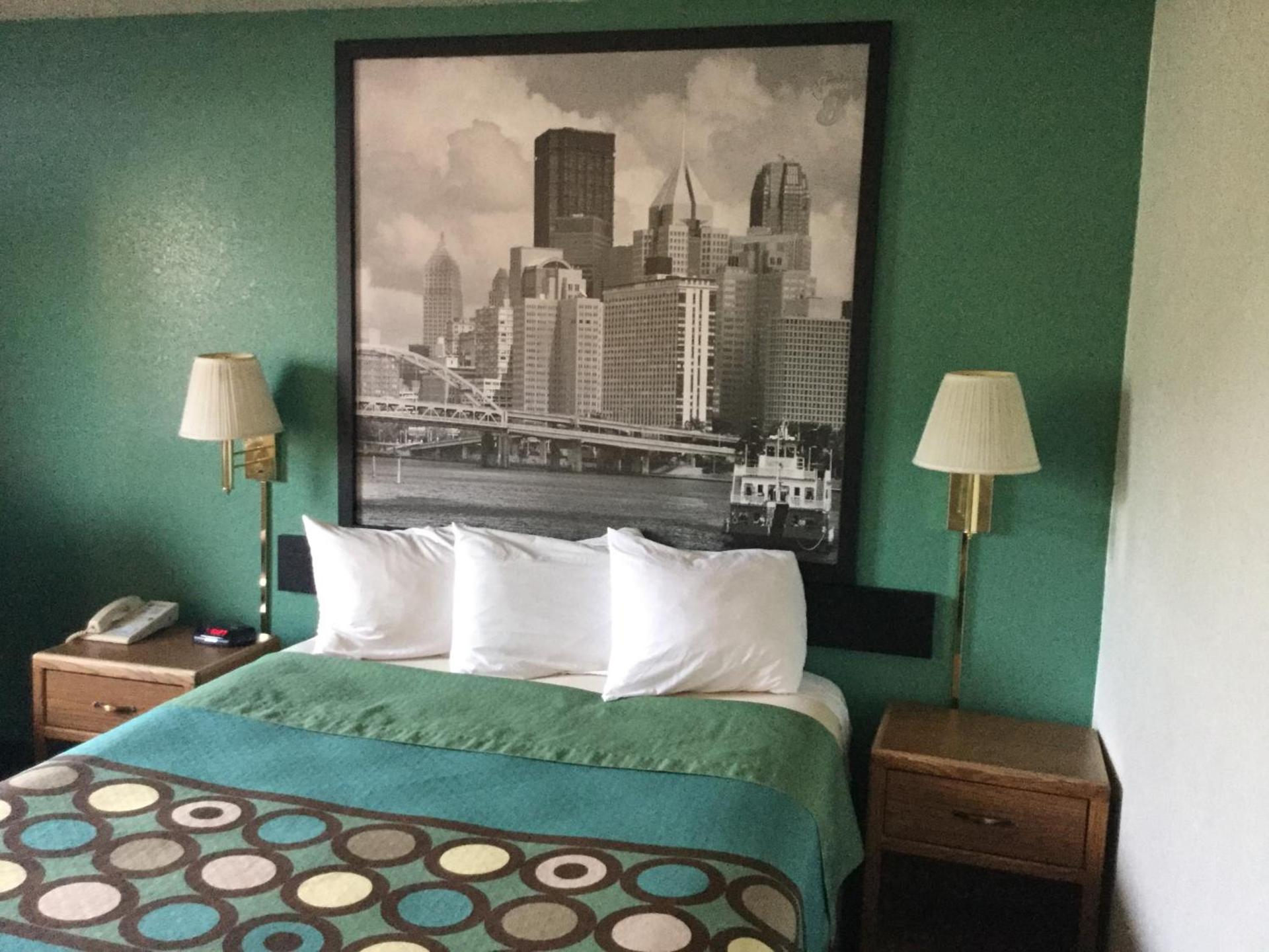 Super 8 by Wyndham New Stanton photo 17